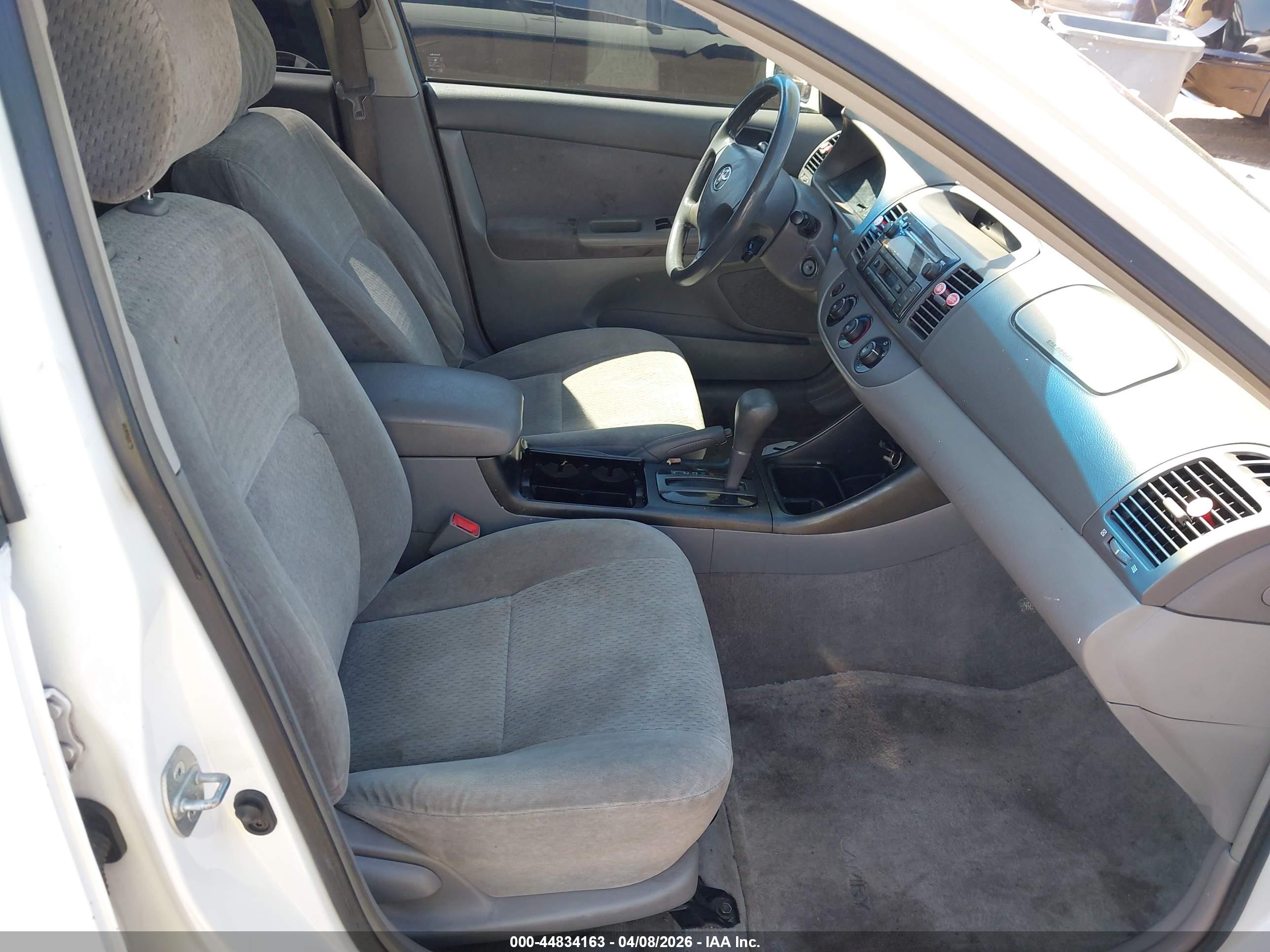 TOYOTA CAMRY image 5