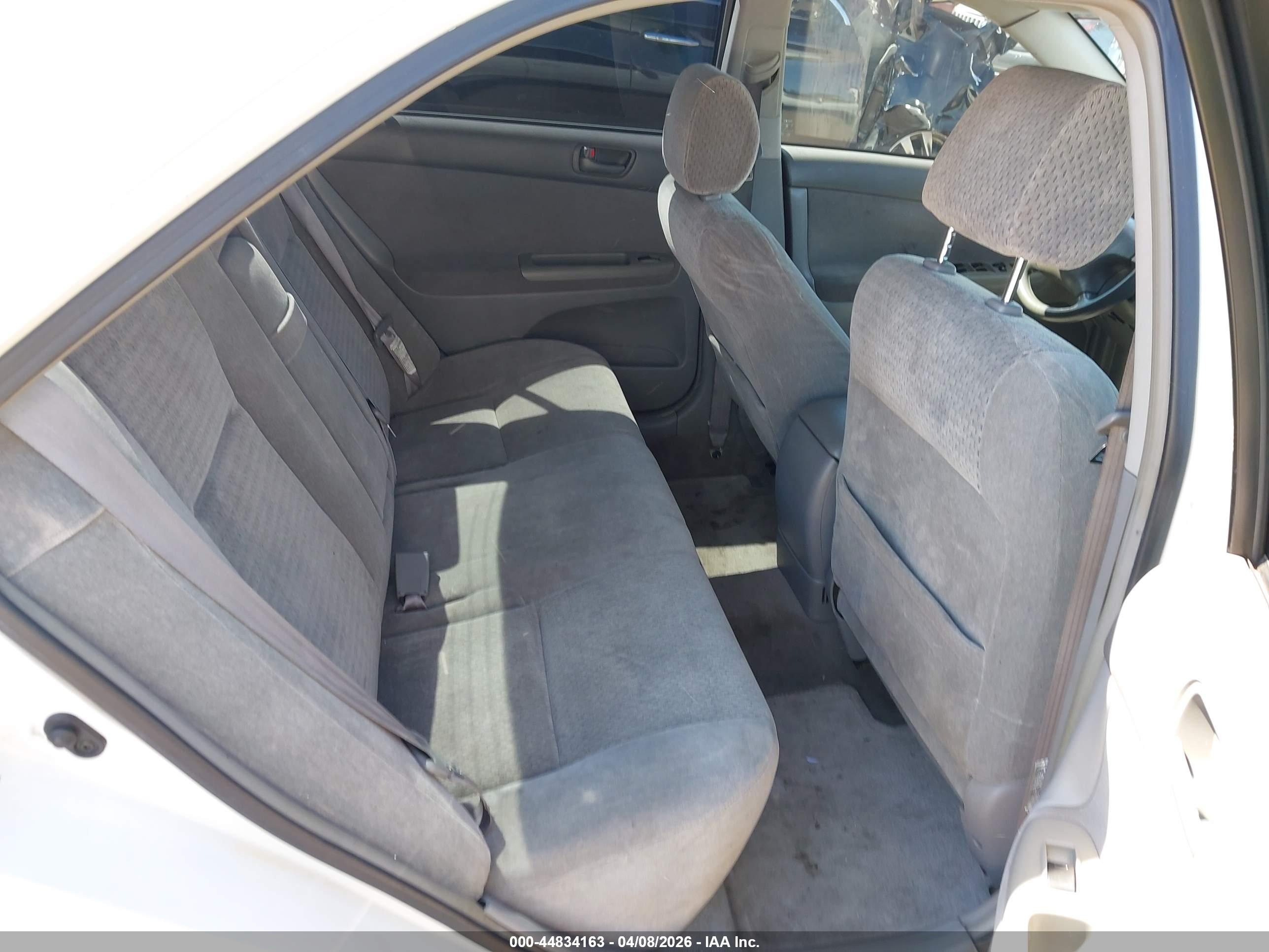 TOYOTA CAMRY image 8