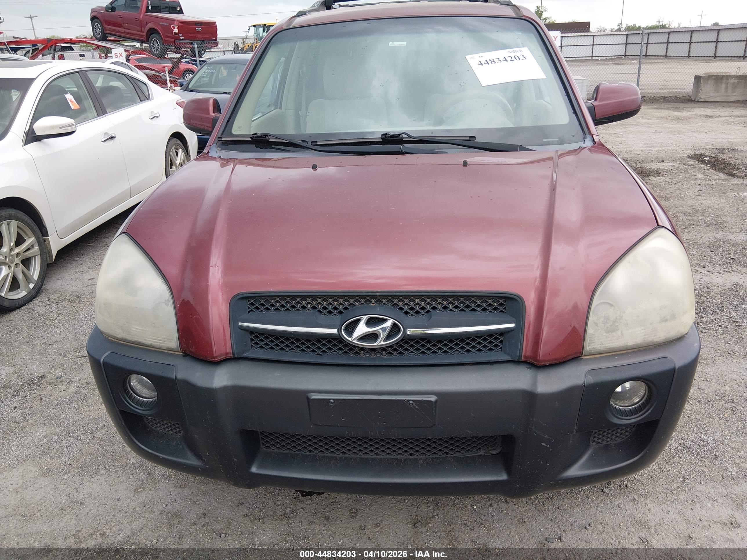 HYUNDAI TUCSON image 6