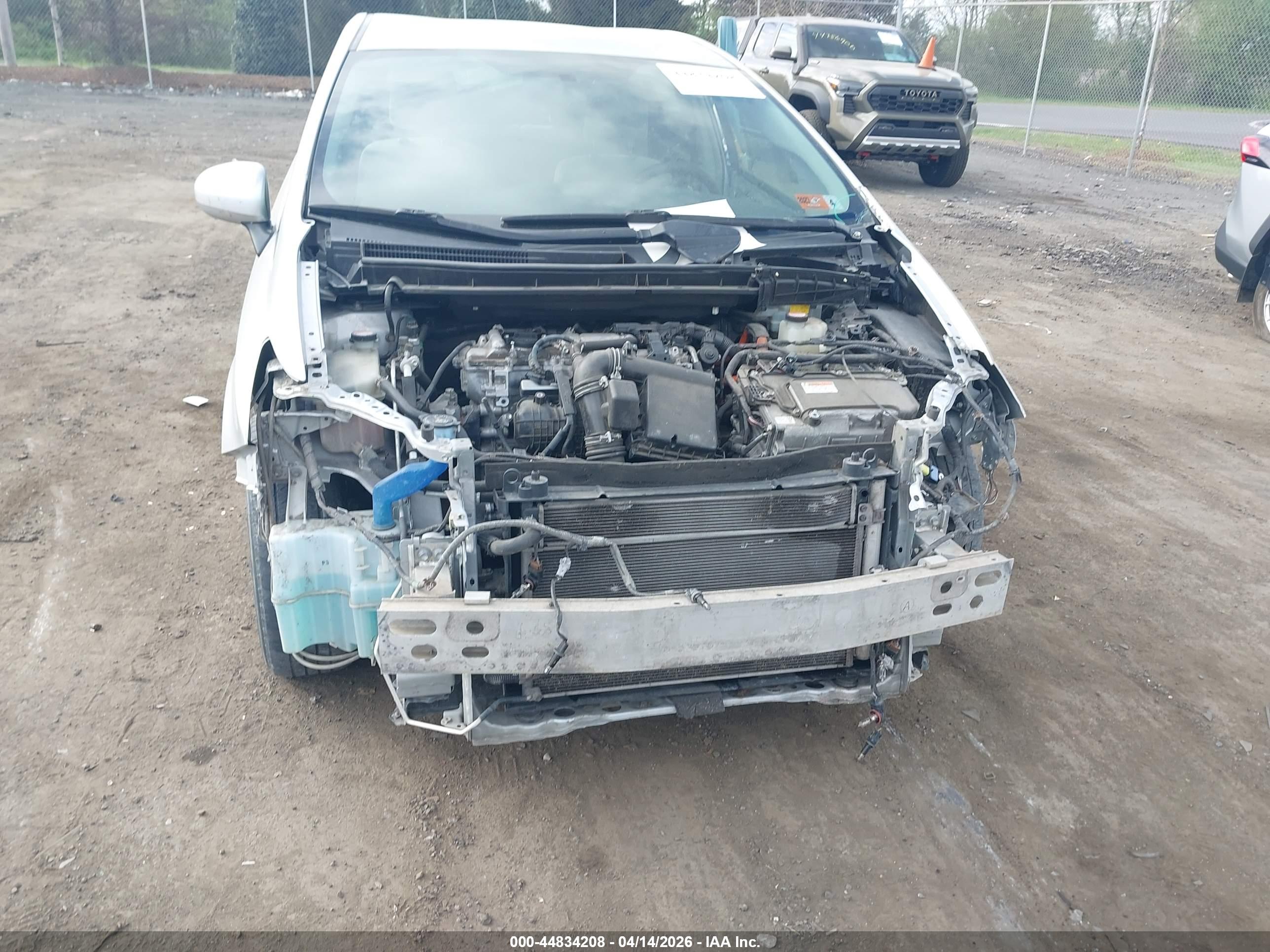 TOYOTA PRIUS image 6
