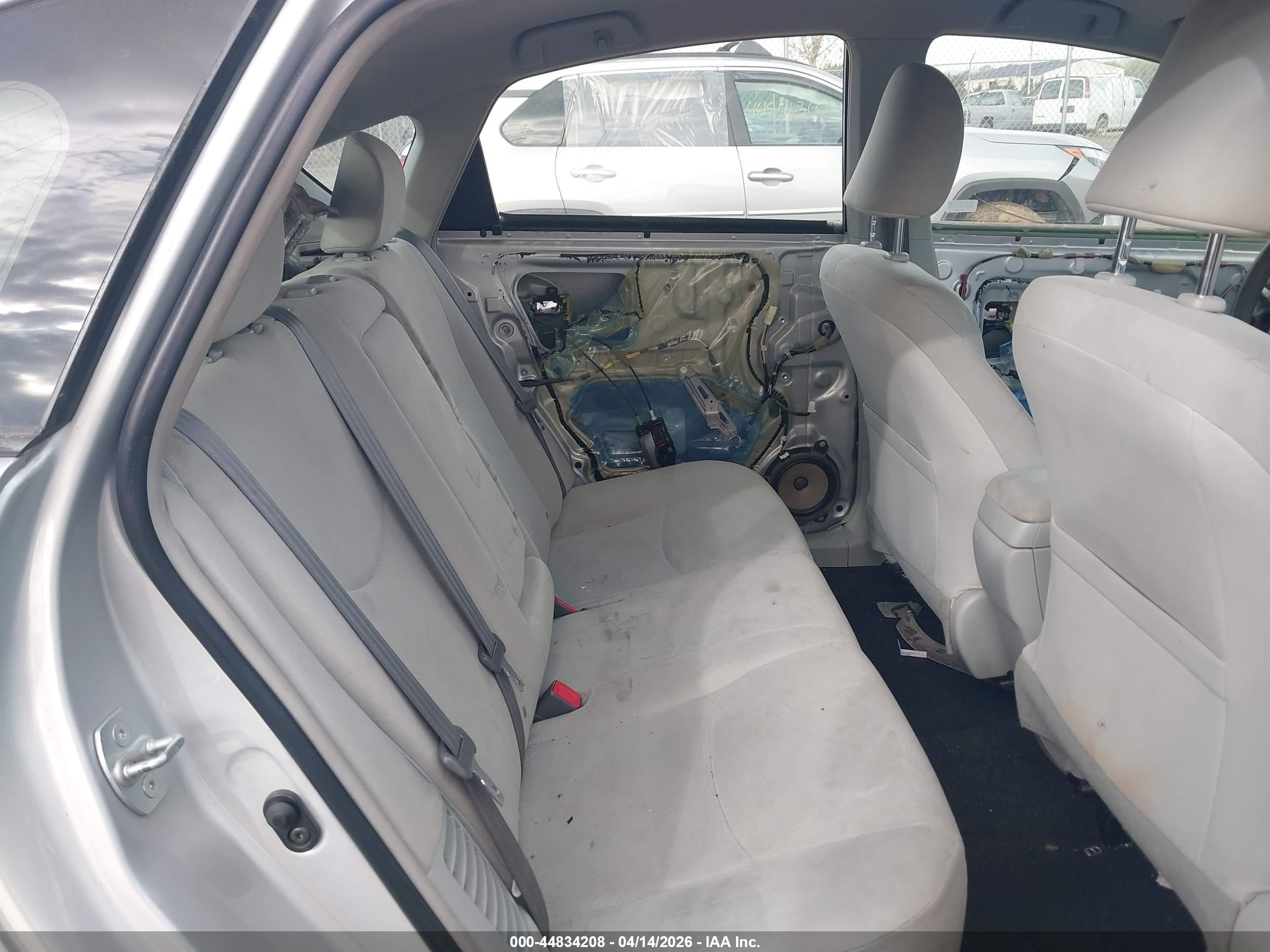 TOYOTA PRIUS image 8