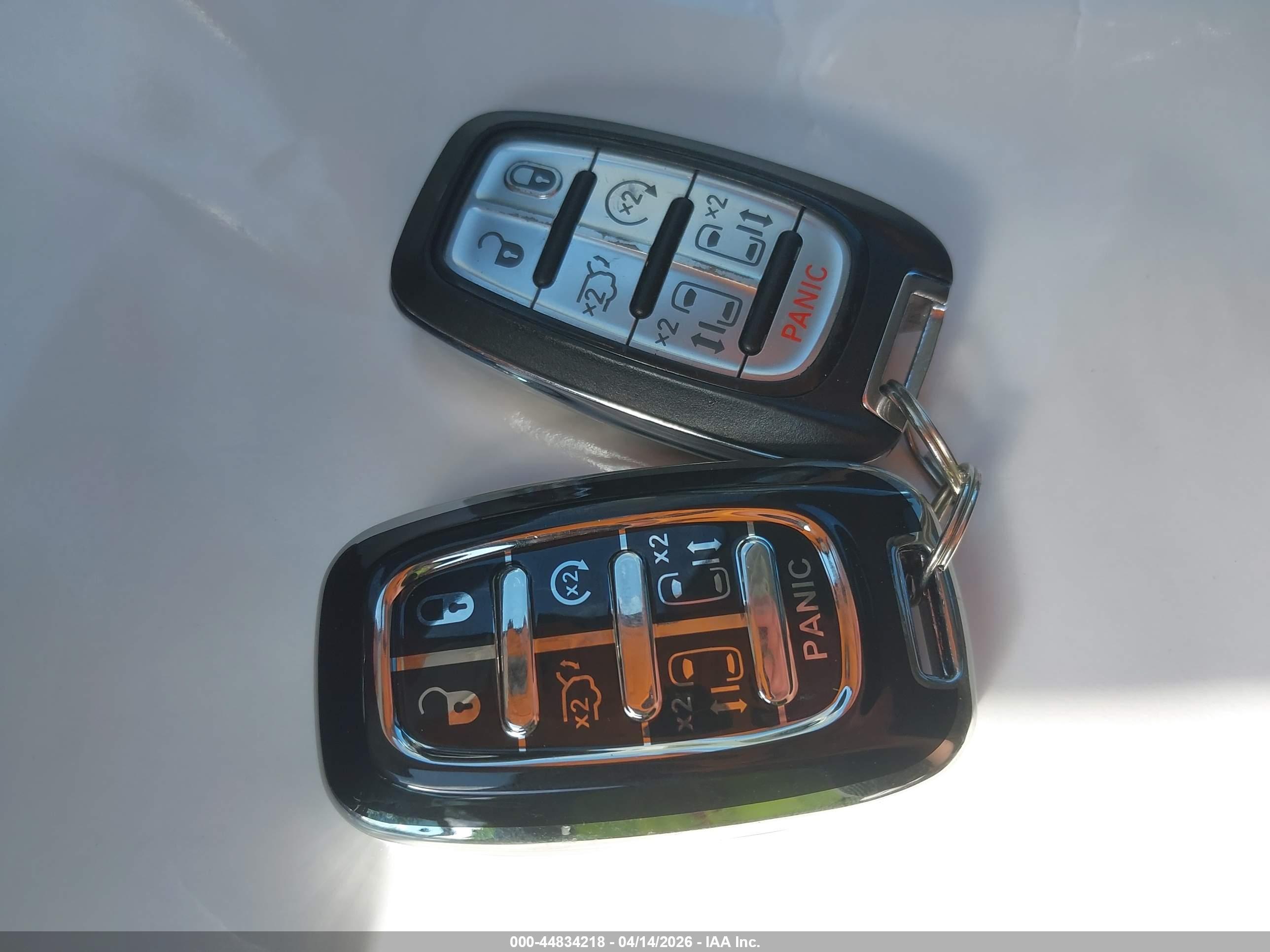 CHRYSLER PACIFICA image 11