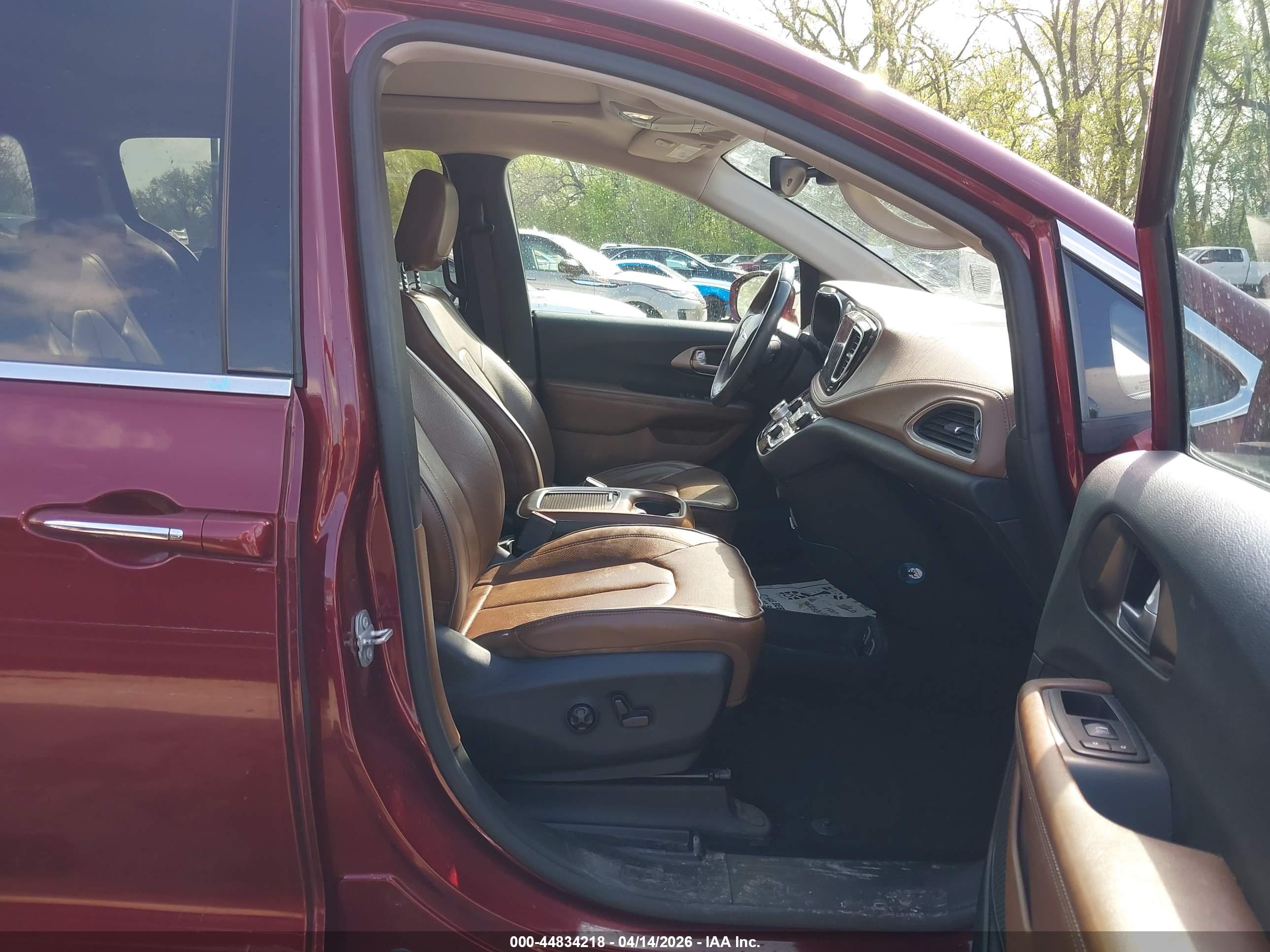 CHRYSLER PACIFICA image 5