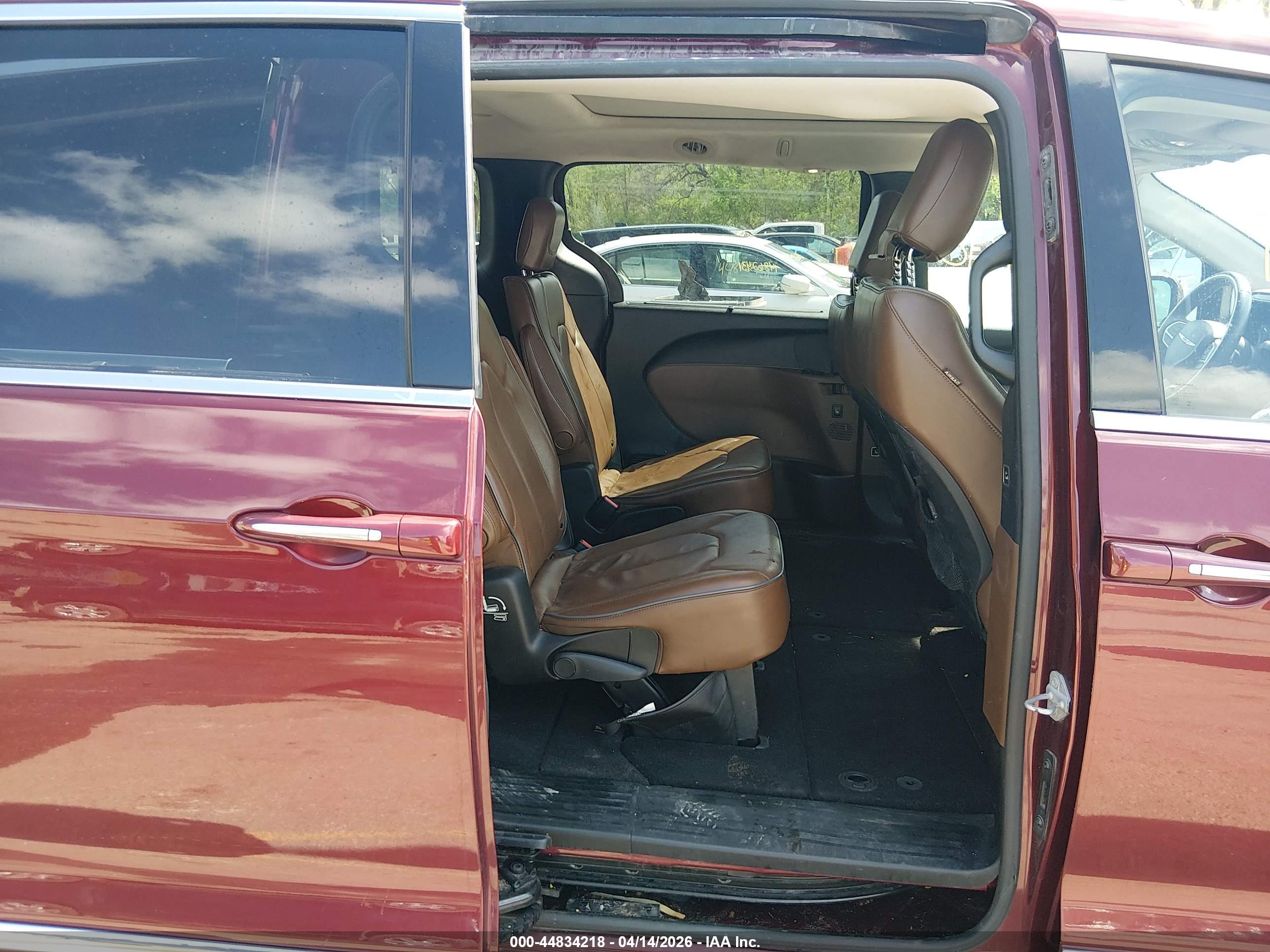 CHRYSLER PACIFICA image 8