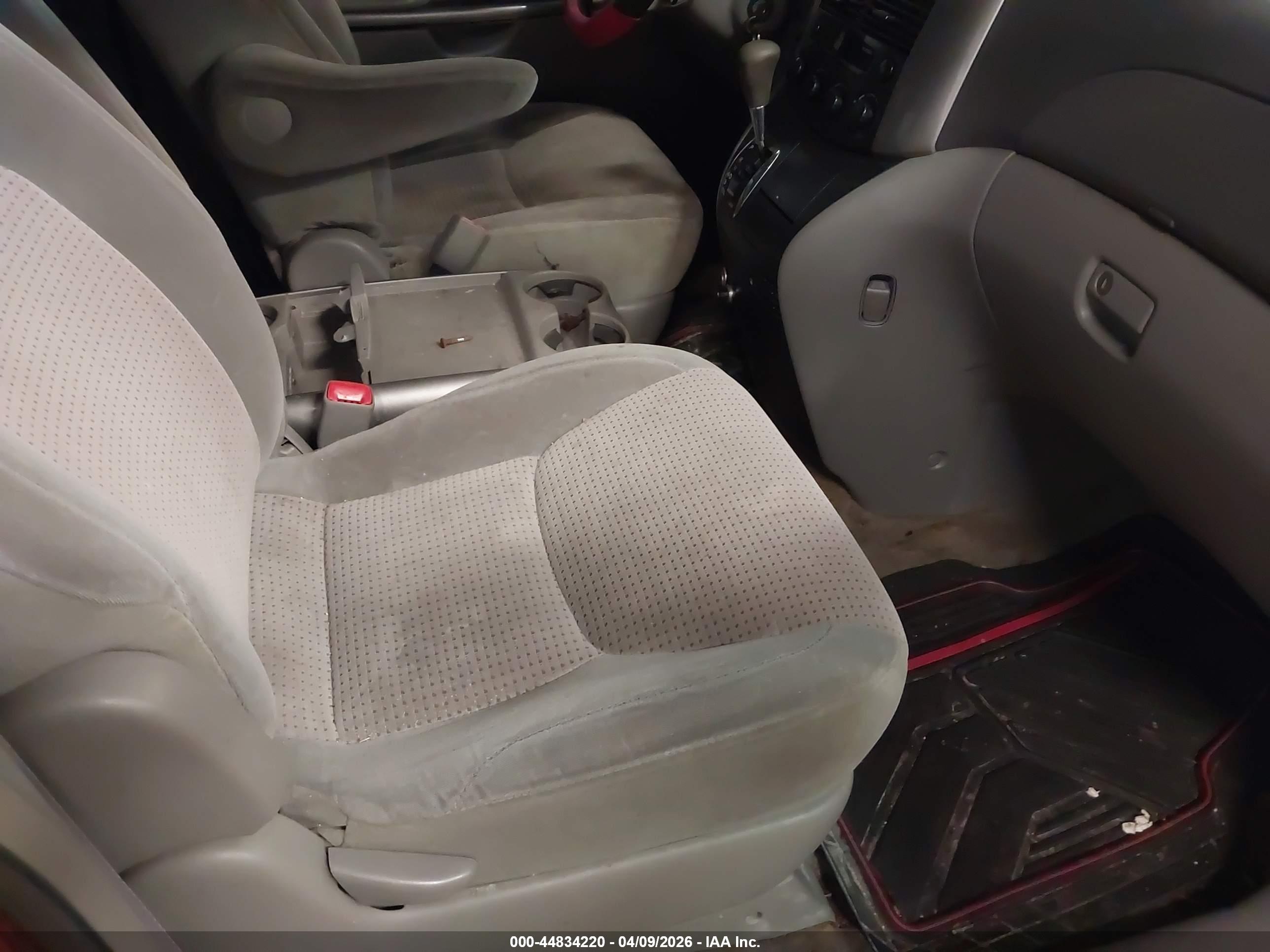 TOYOTA SIENNA image 5
