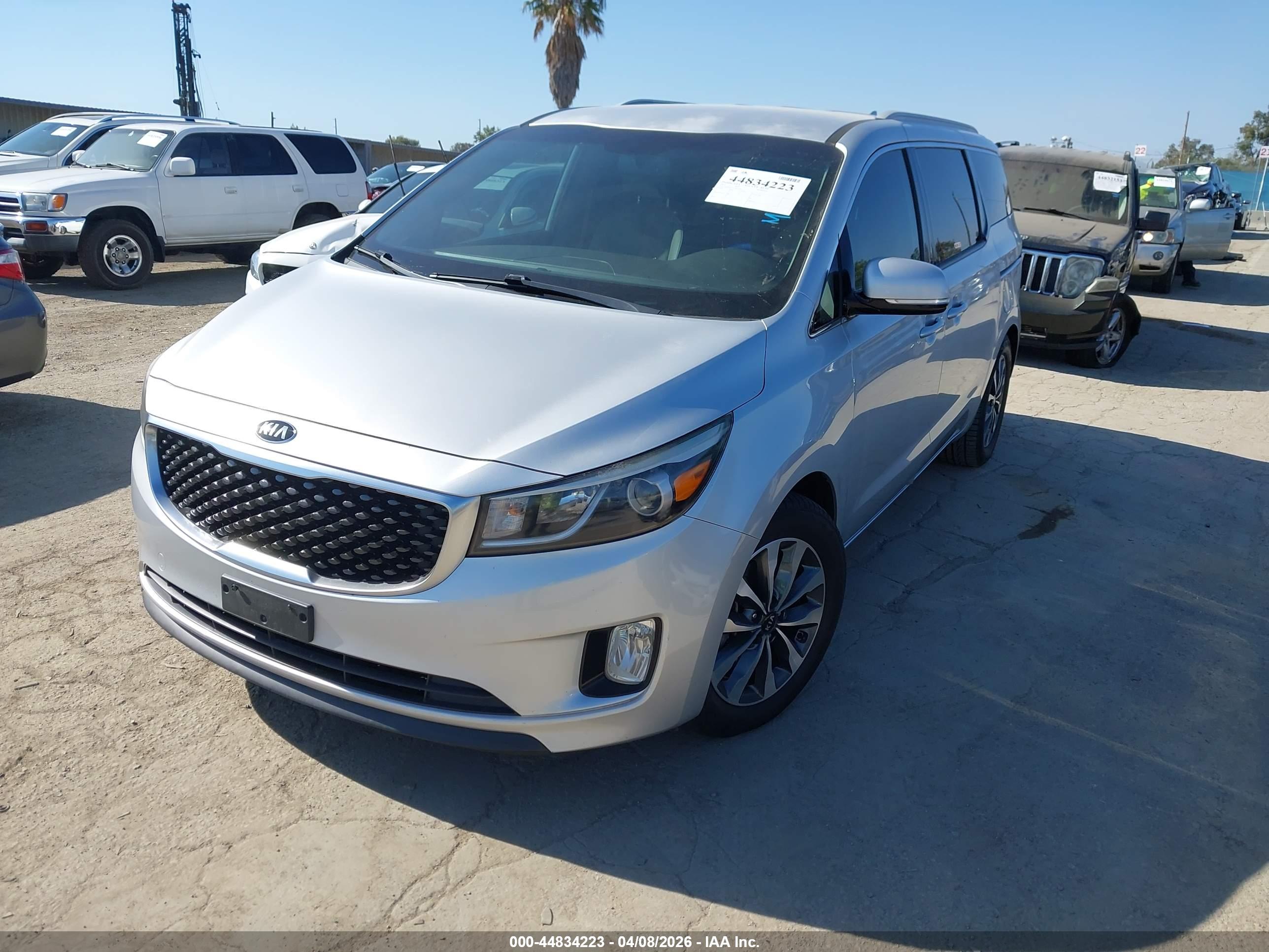 KIA SEDONA image 2