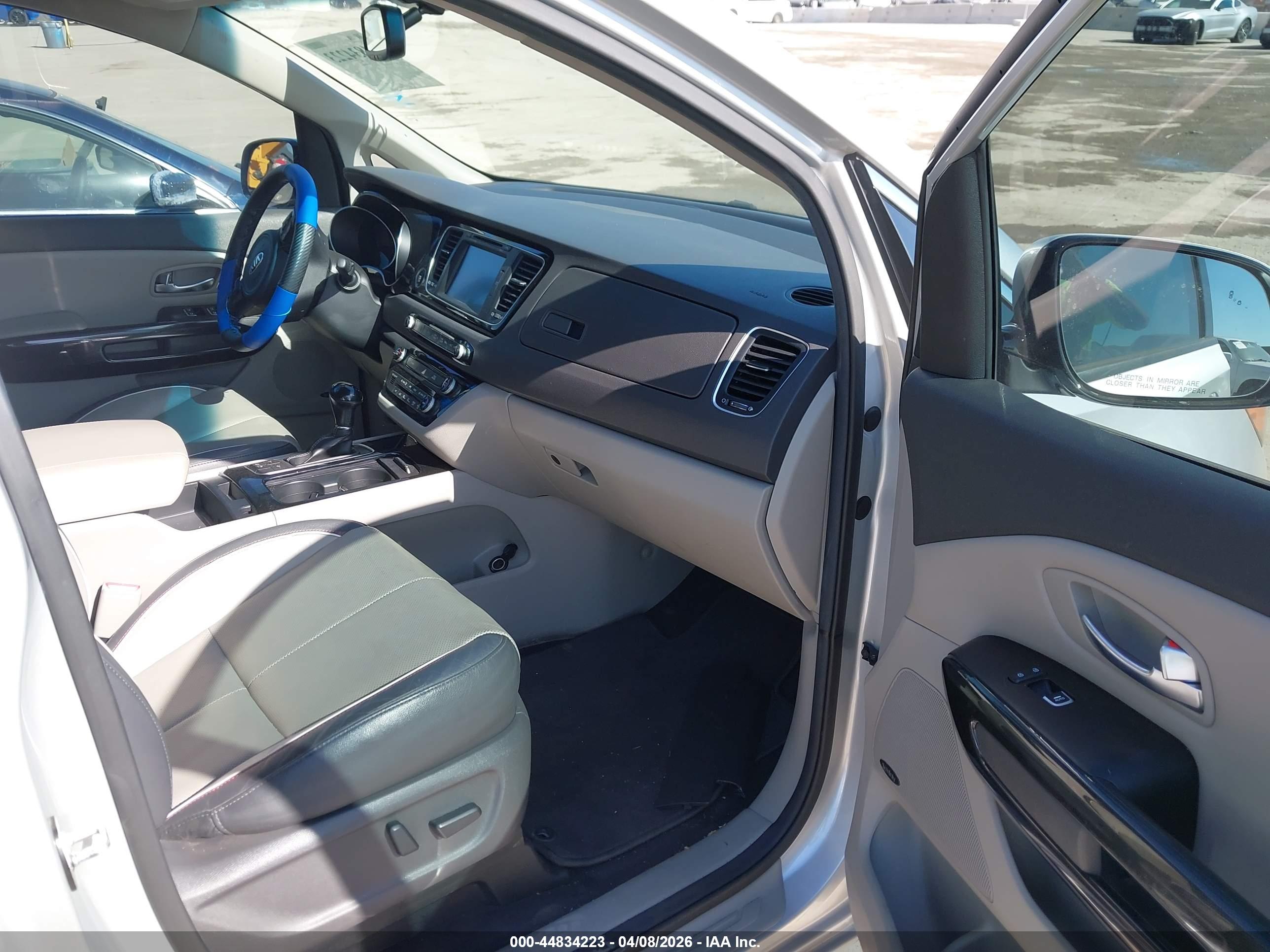 KIA SEDONA image 5