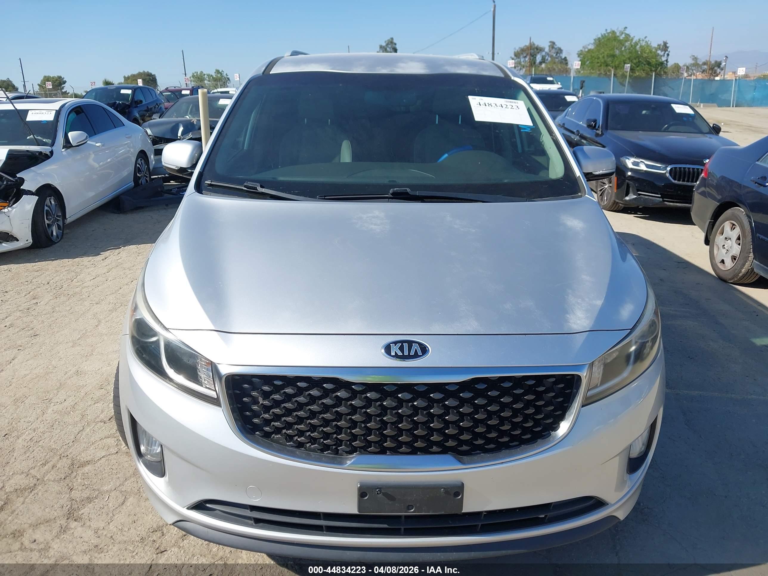 KIA SEDONA image 6