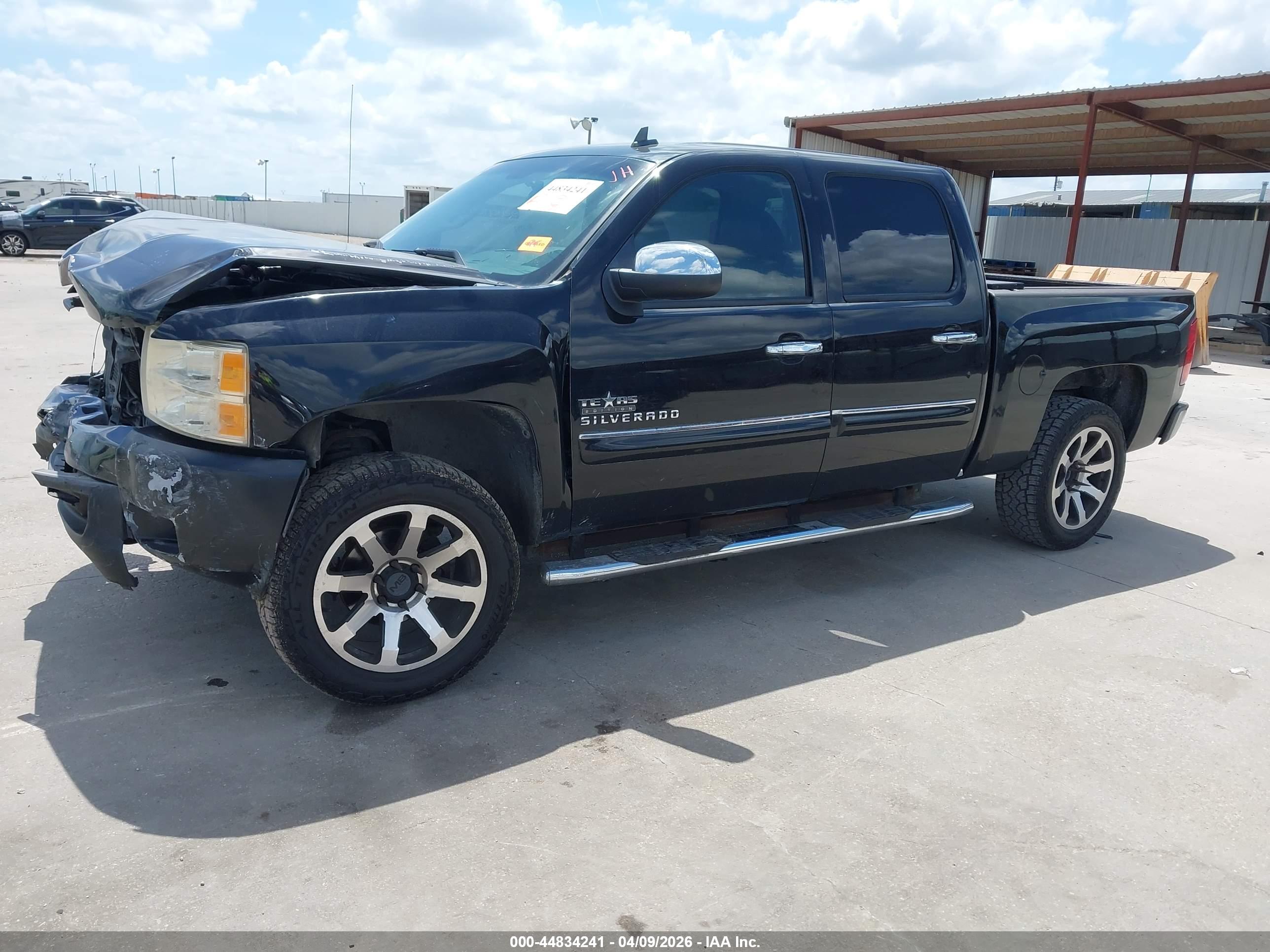 CHEVROLET SILVERADO image 2