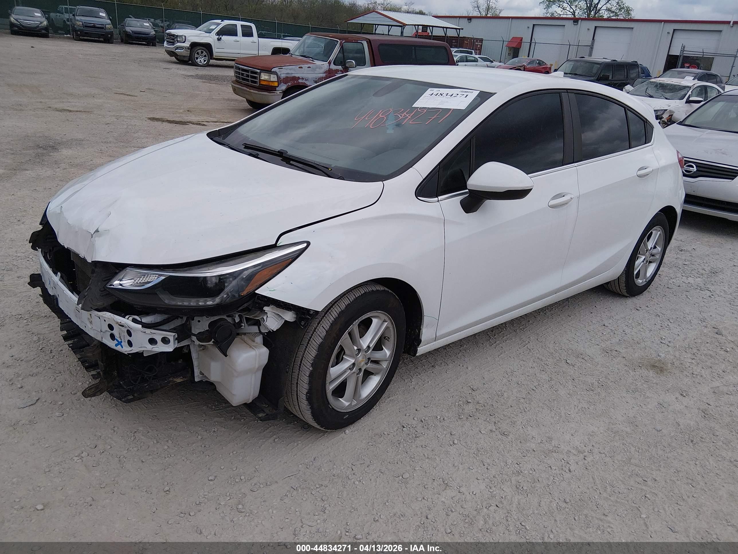 CHEVROLET CRUZE image 2