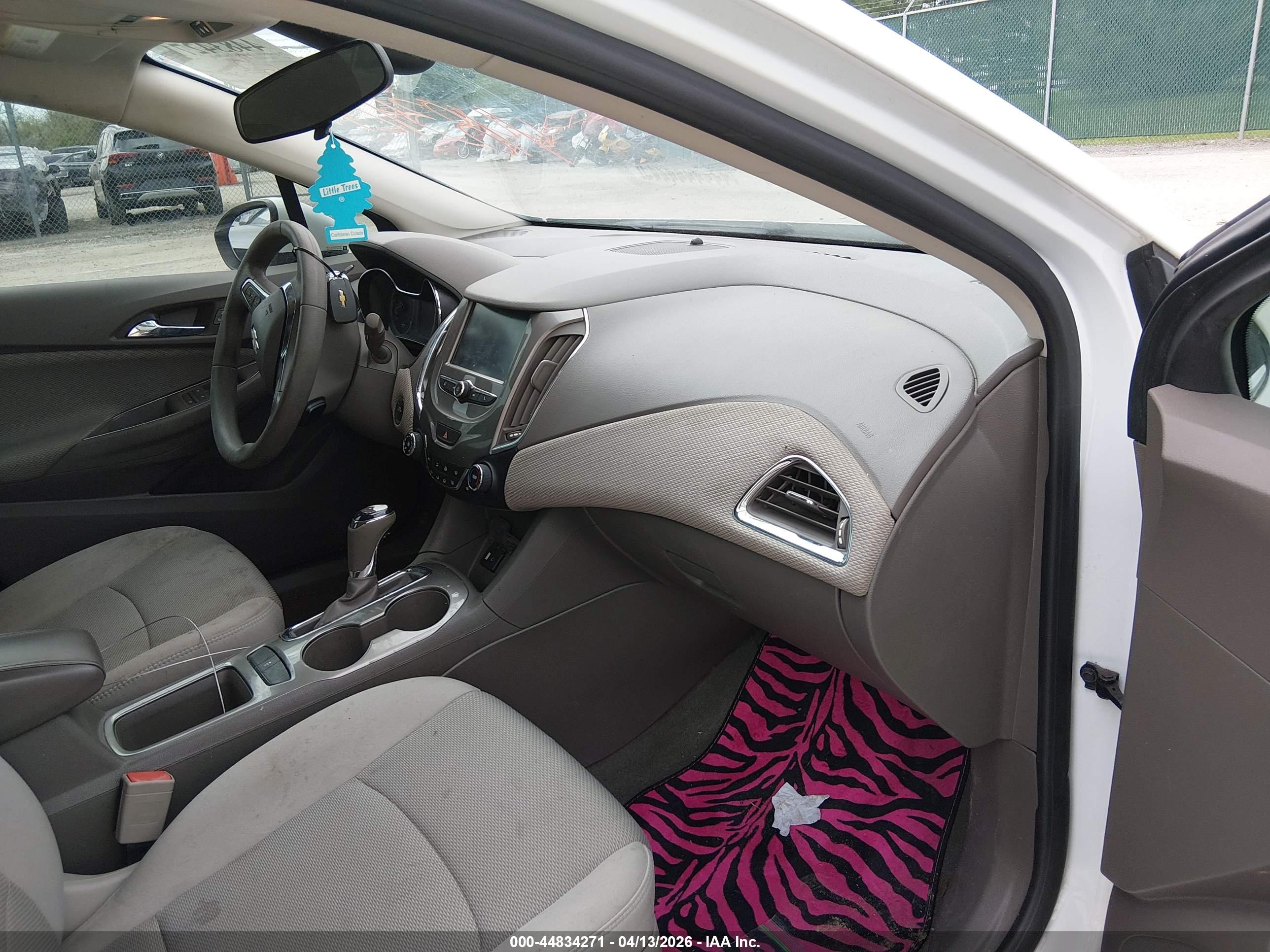 CHEVROLET CRUZE image 5
