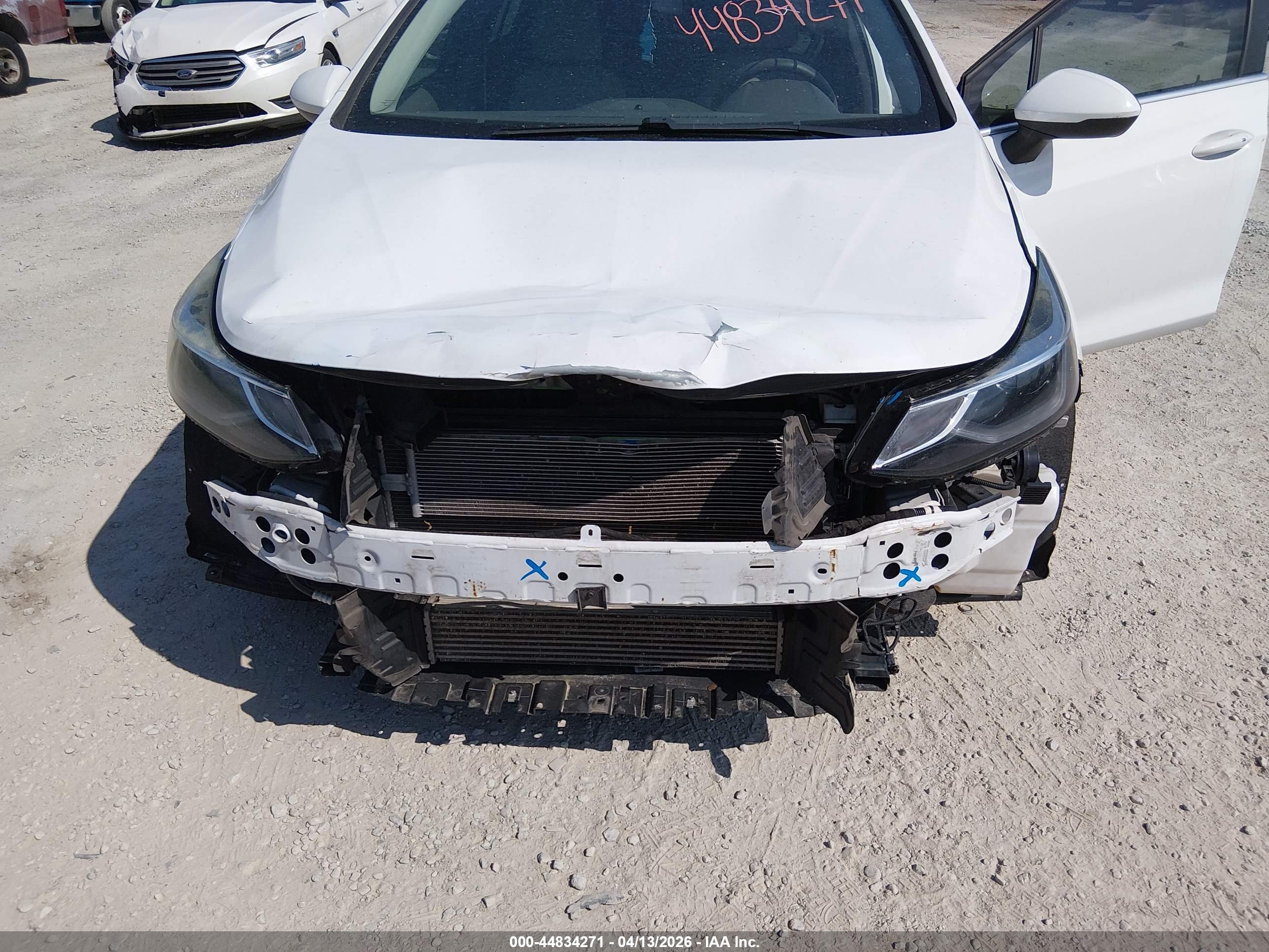 CHEVROLET CRUZE image 6