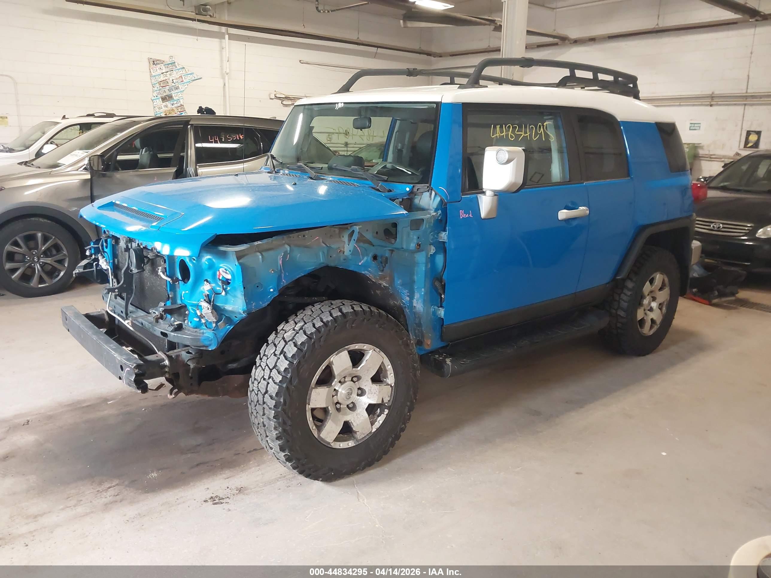 TOYOTA FJ image 2