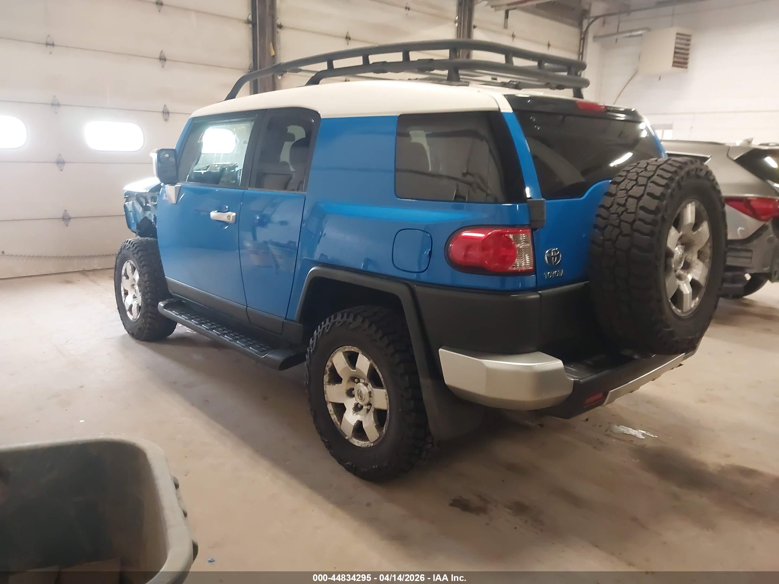 TOYOTA FJ image 3