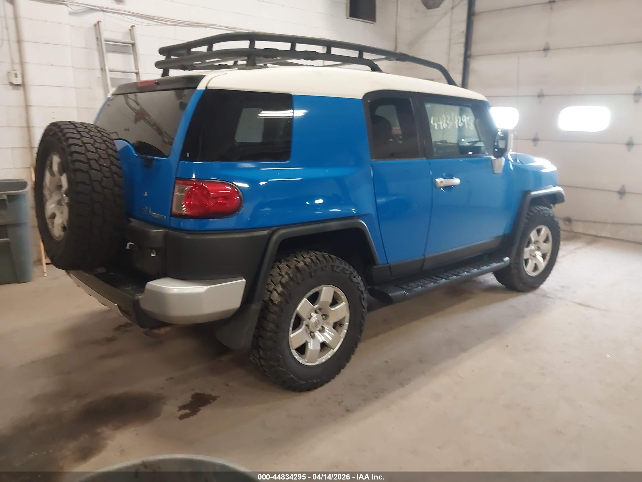 TOYOTA FJ image 4