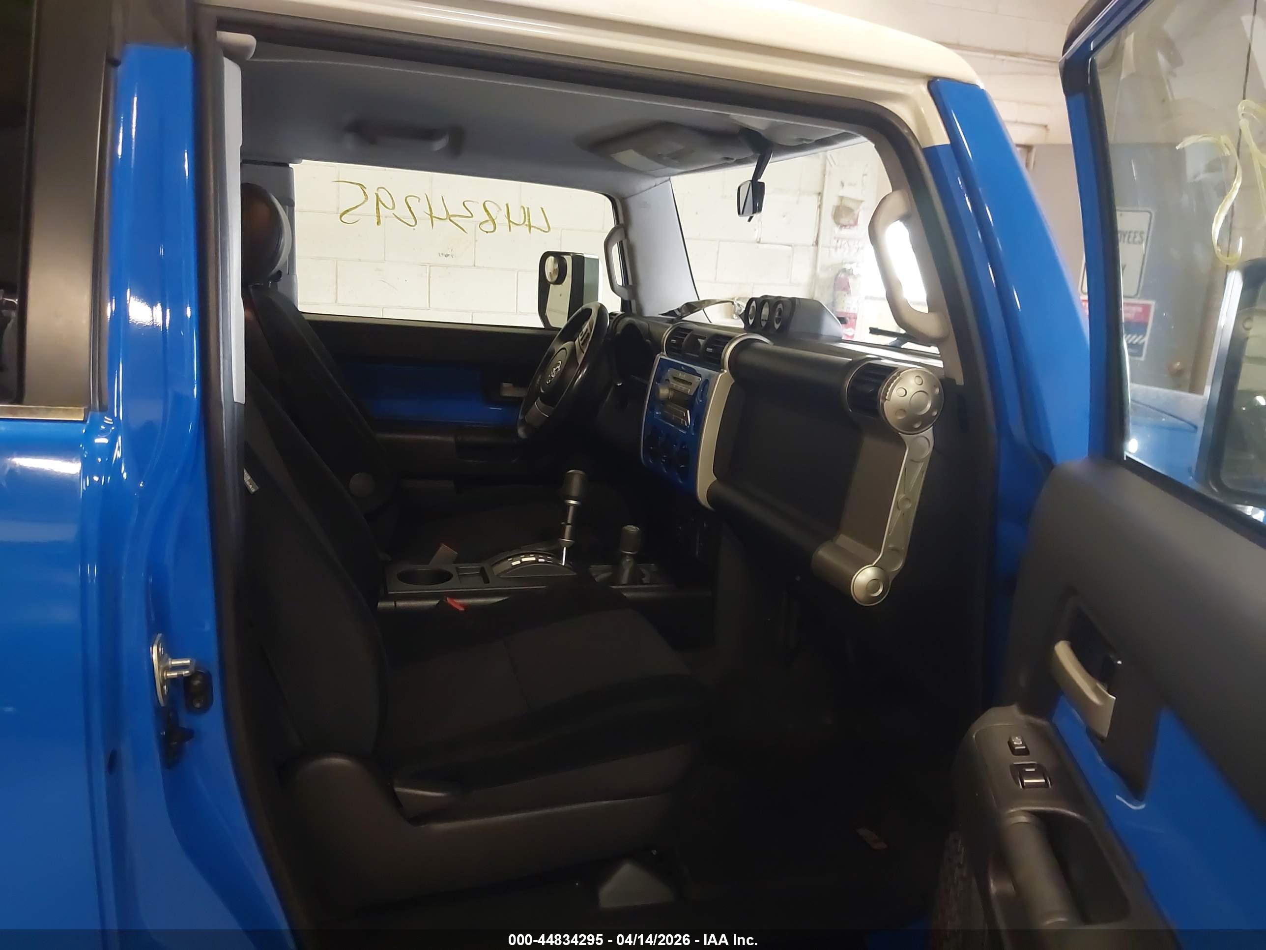 TOYOTA FJ image 5