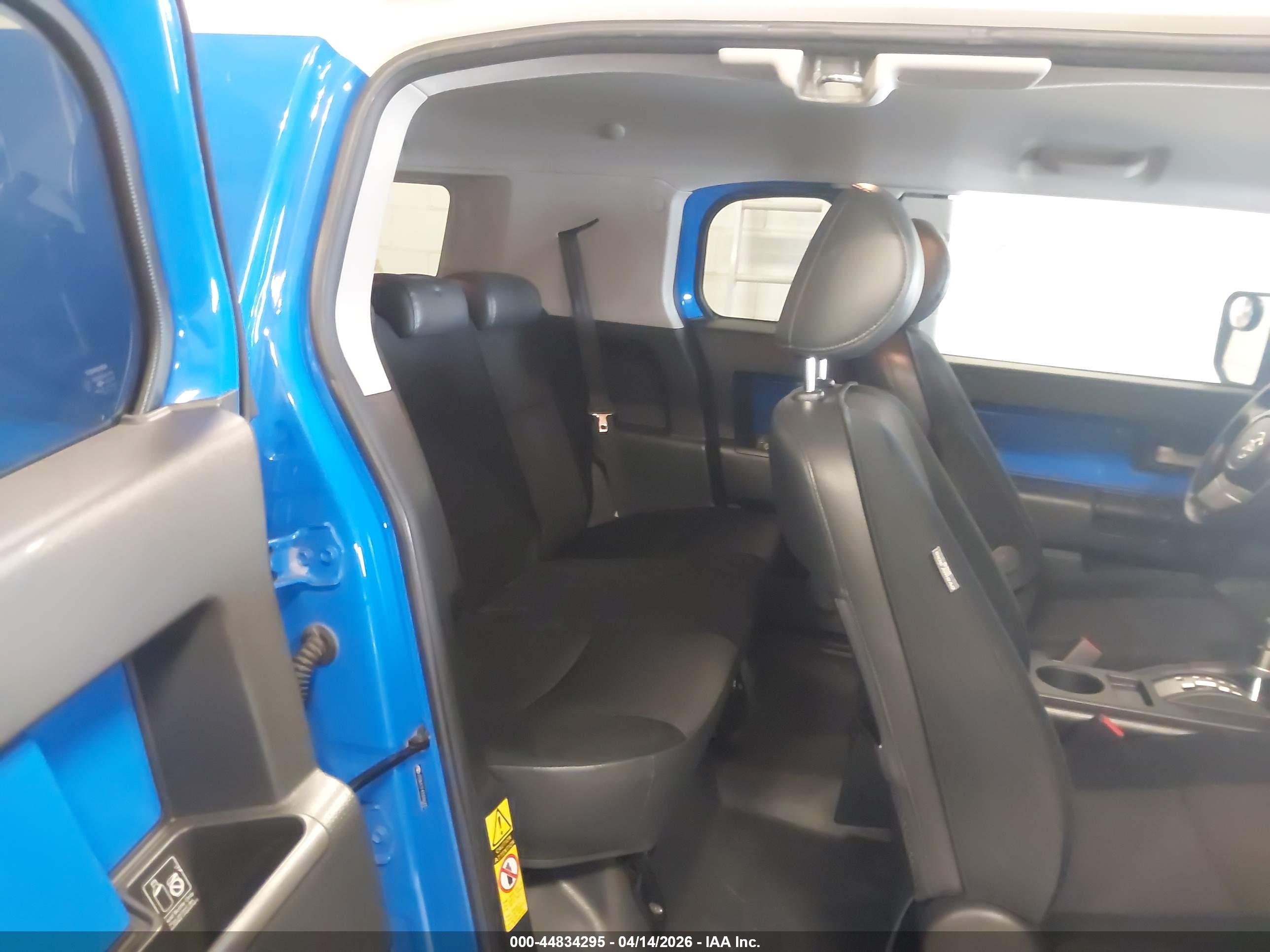 TOYOTA FJ image 8