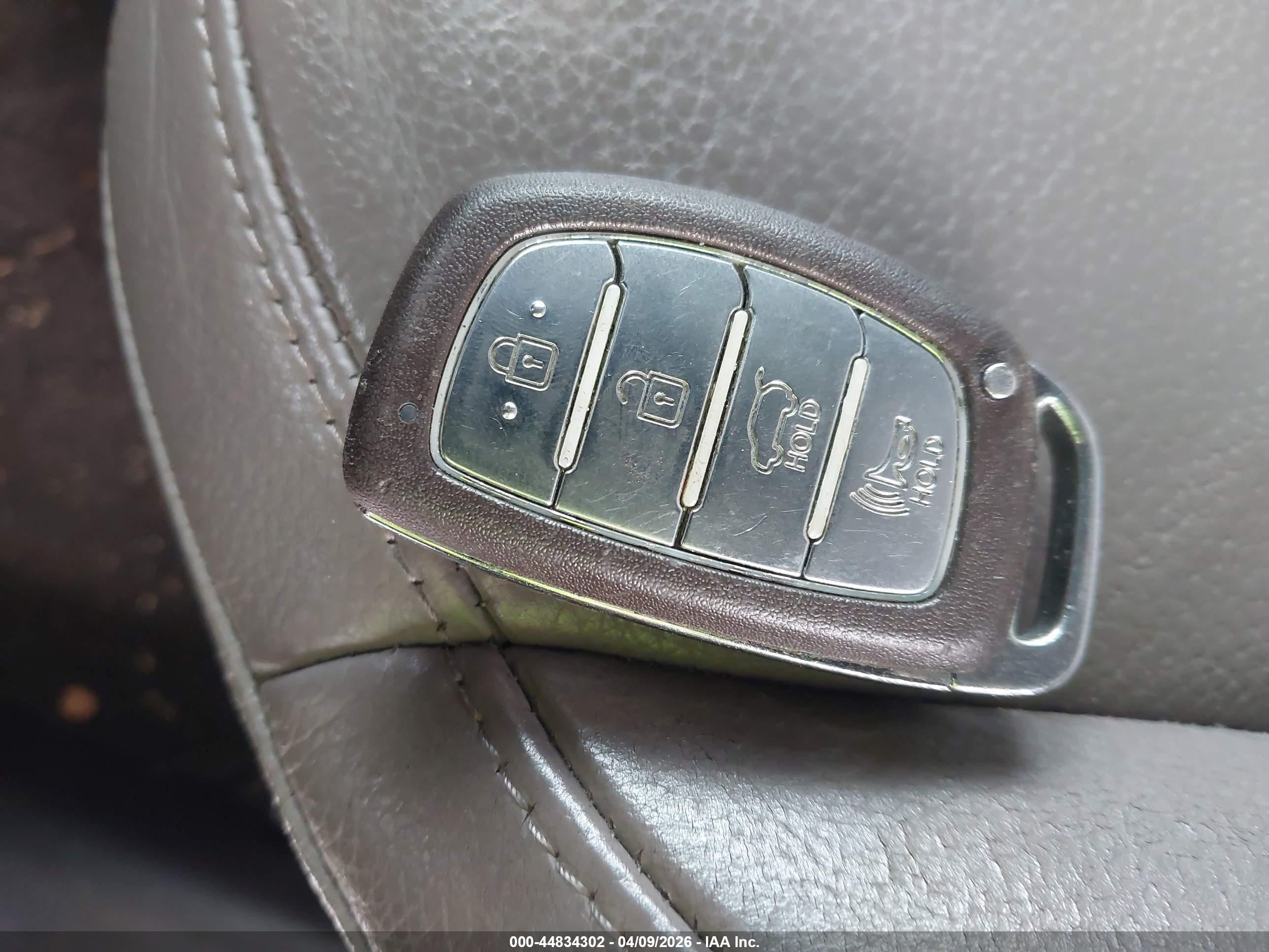 HYUNDAI TUCSON image 11