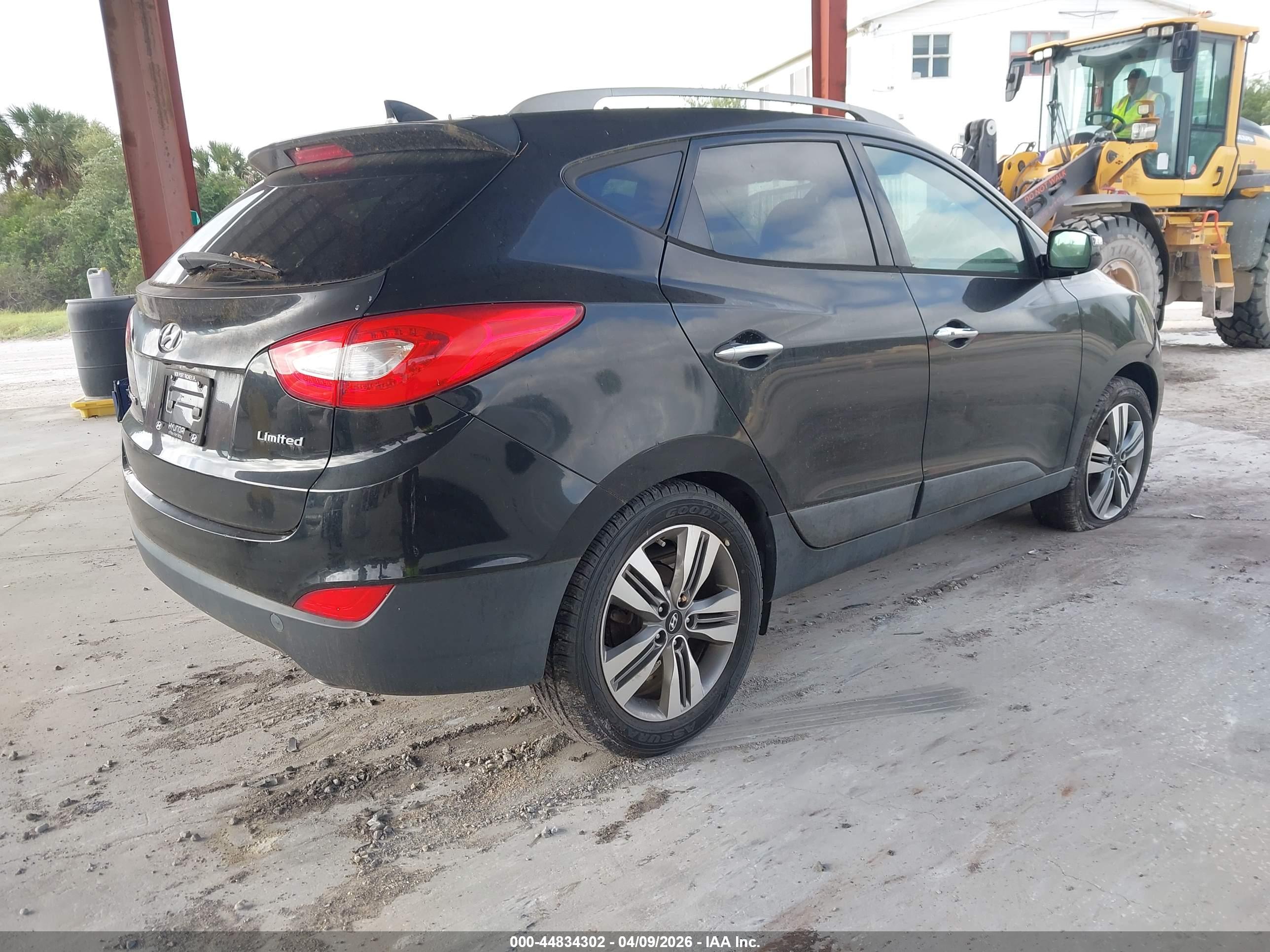 HYUNDAI TUCSON image 4
