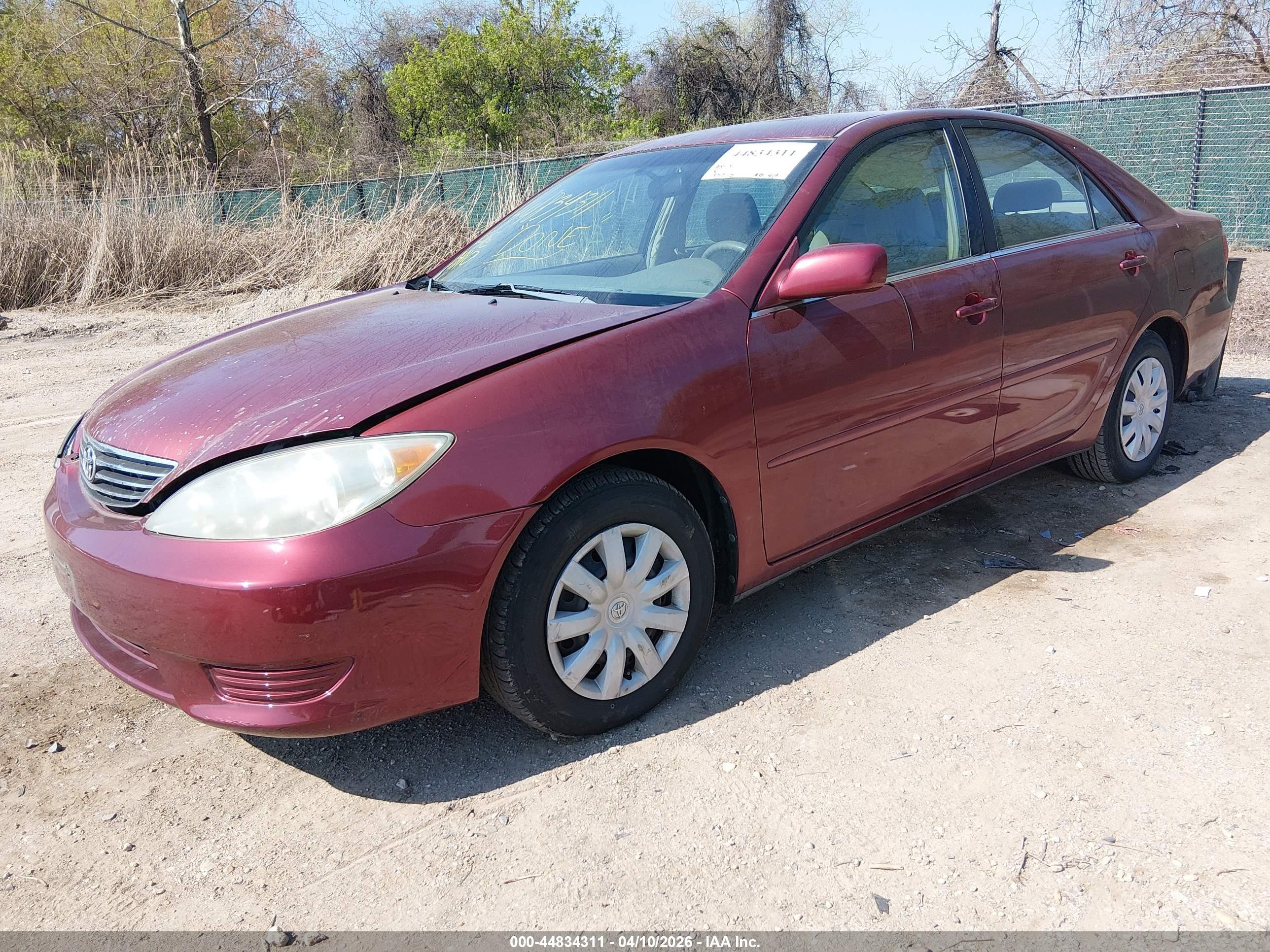 TOYOTA CAMRY image 2