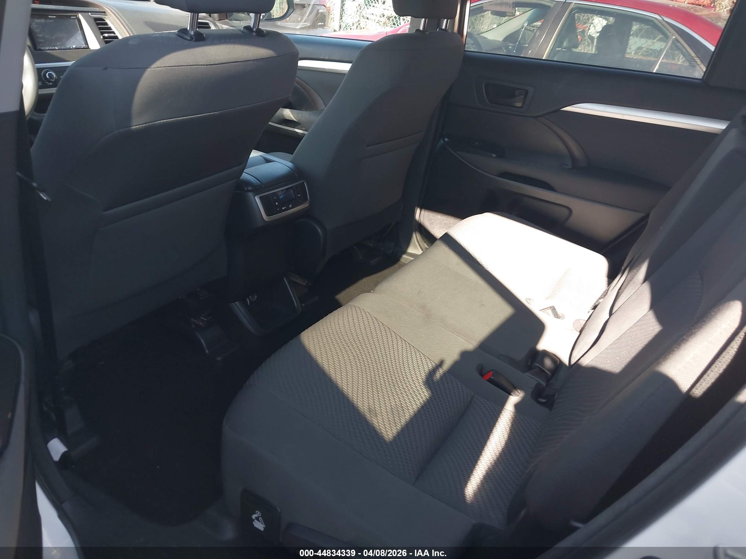 TOYOTA HIGHLANDER image 8