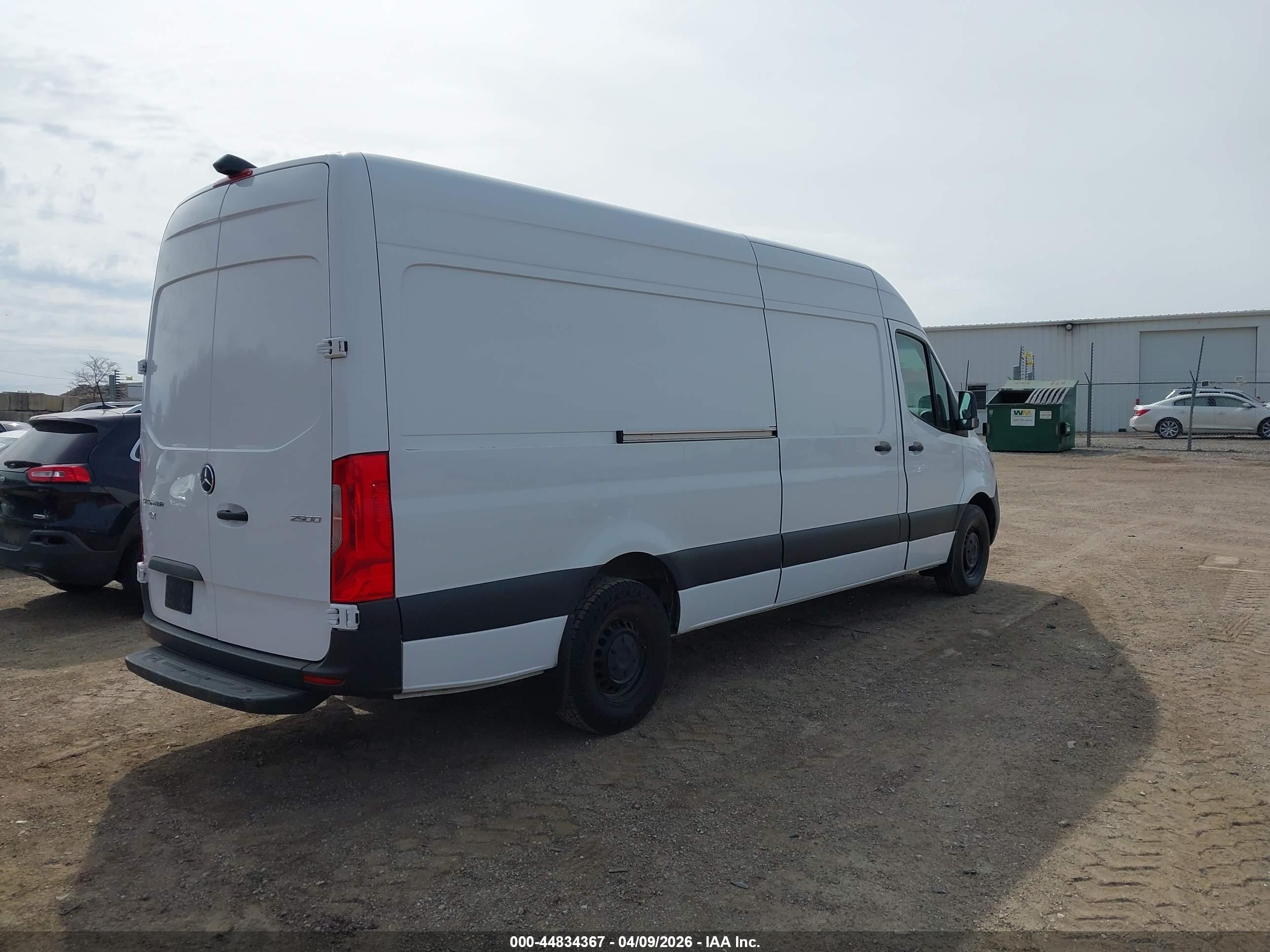 MERCEDES-BENZ SPRINTER image 4