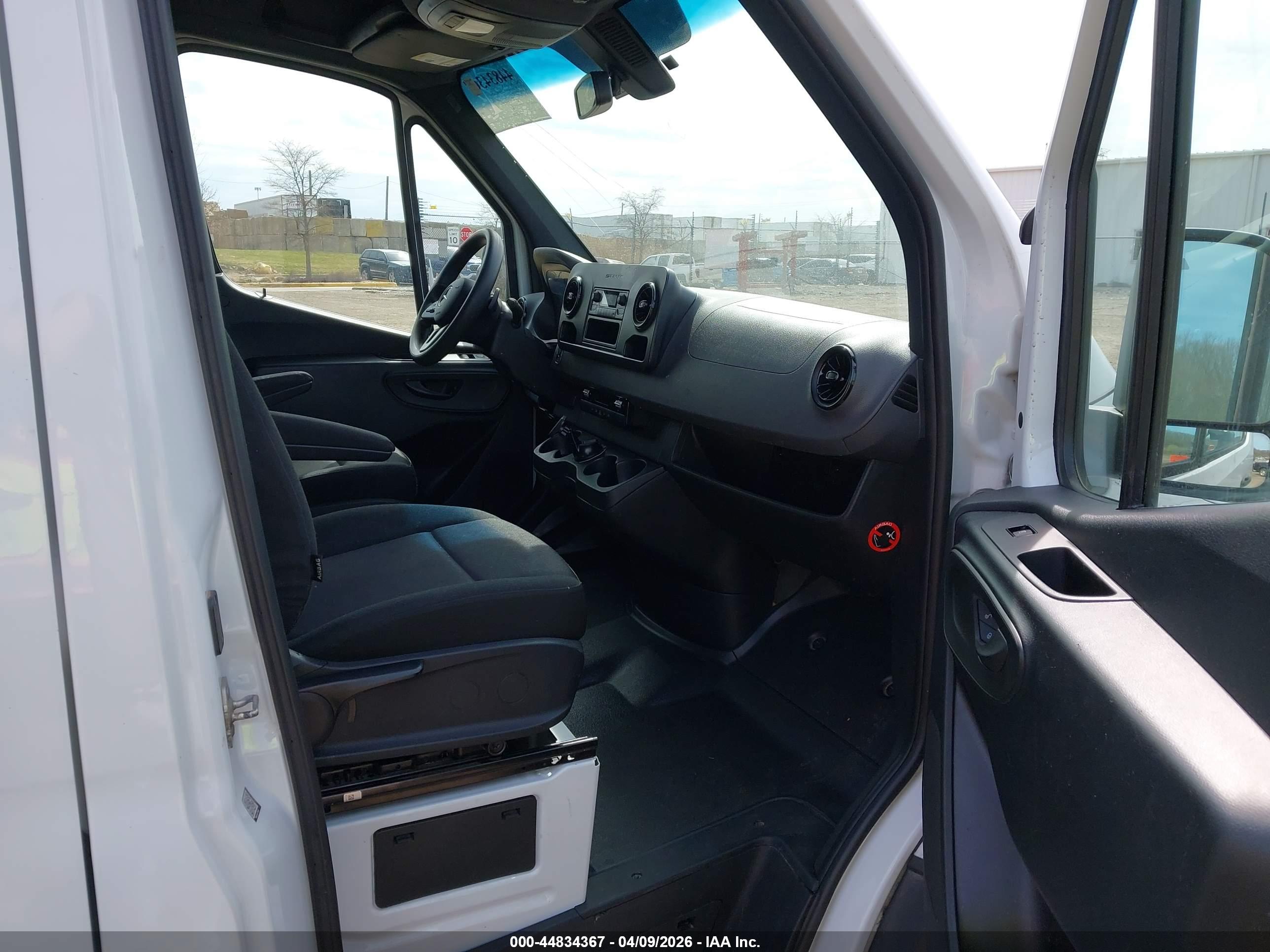 MERCEDES-BENZ SPRINTER image 5