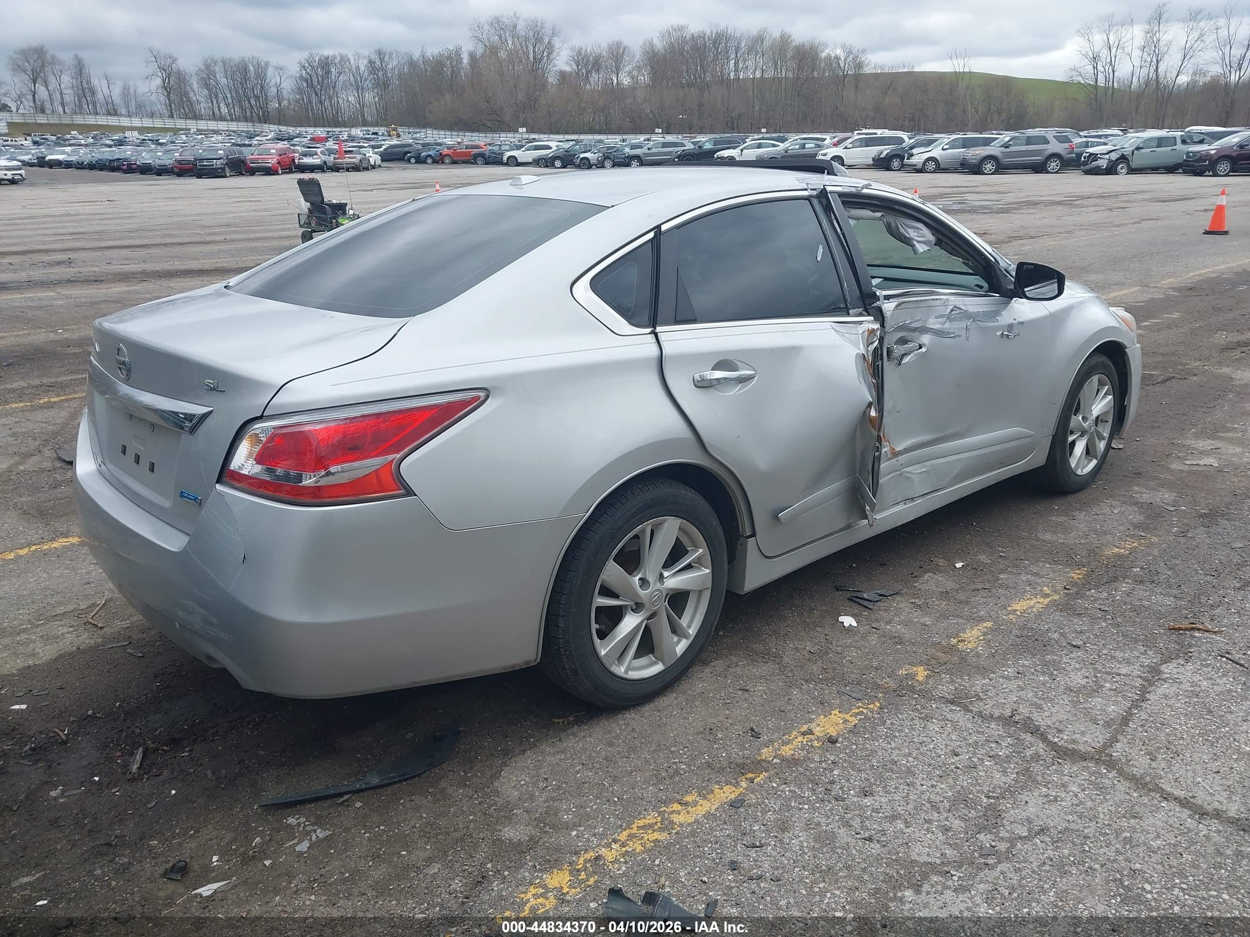 NISSAN ALTIMA image 4