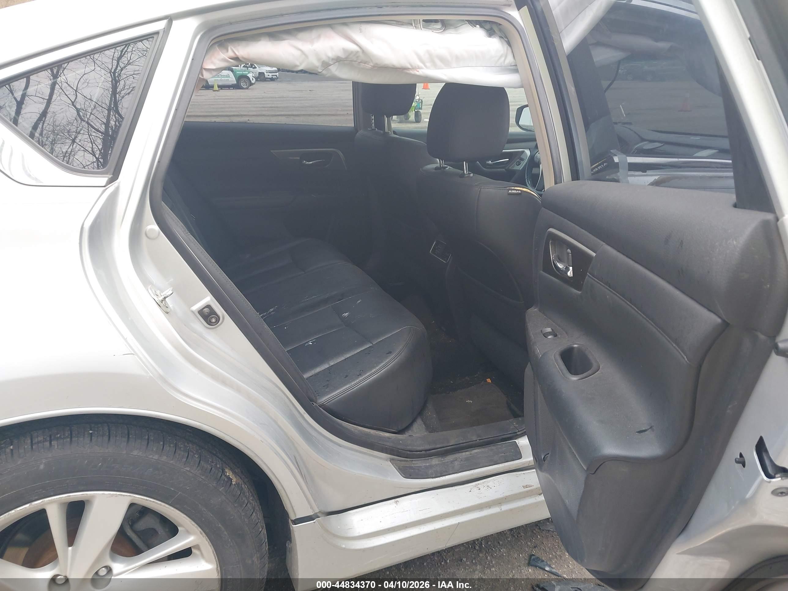 NISSAN ALTIMA image 8