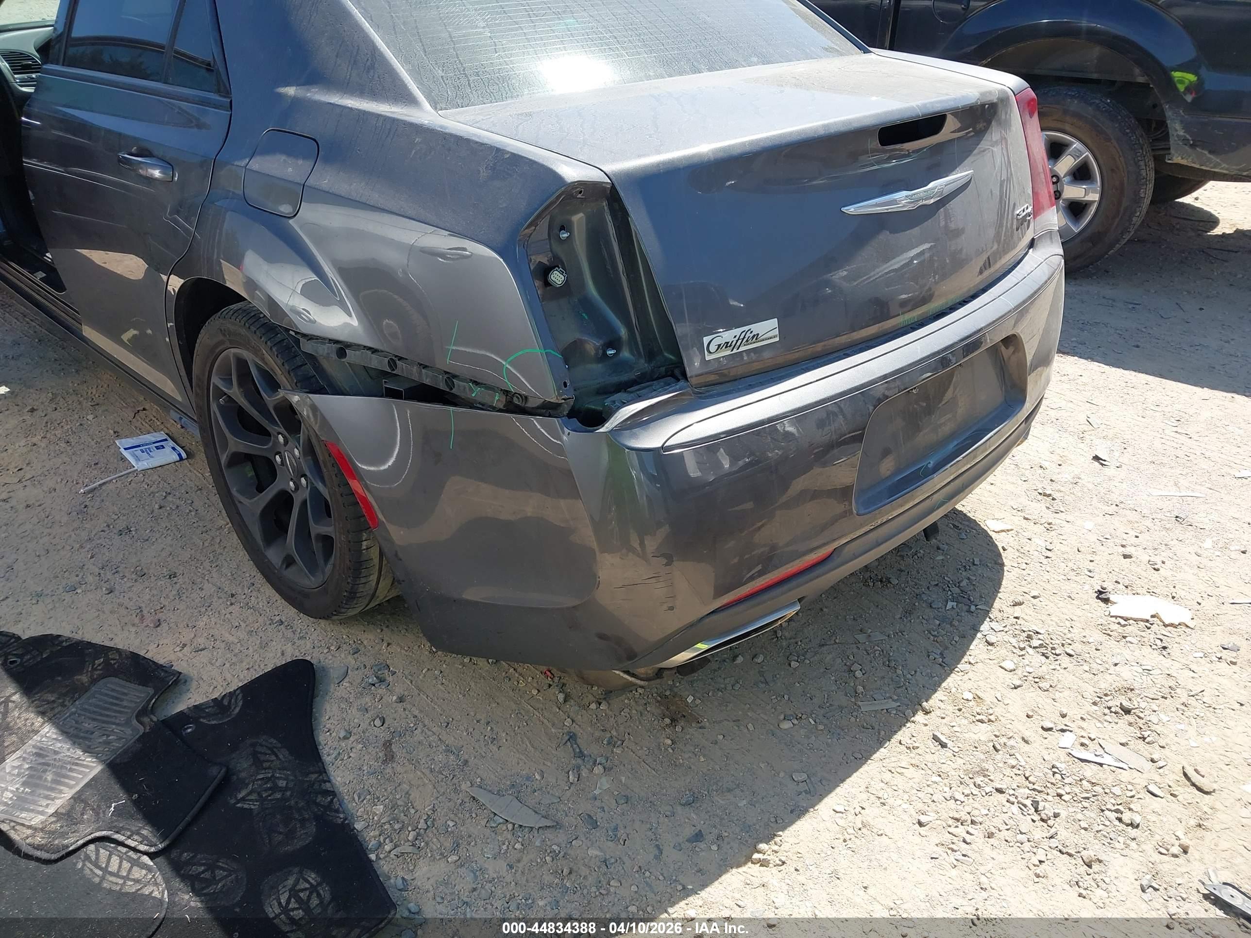 CHRYSLER 300 image 6