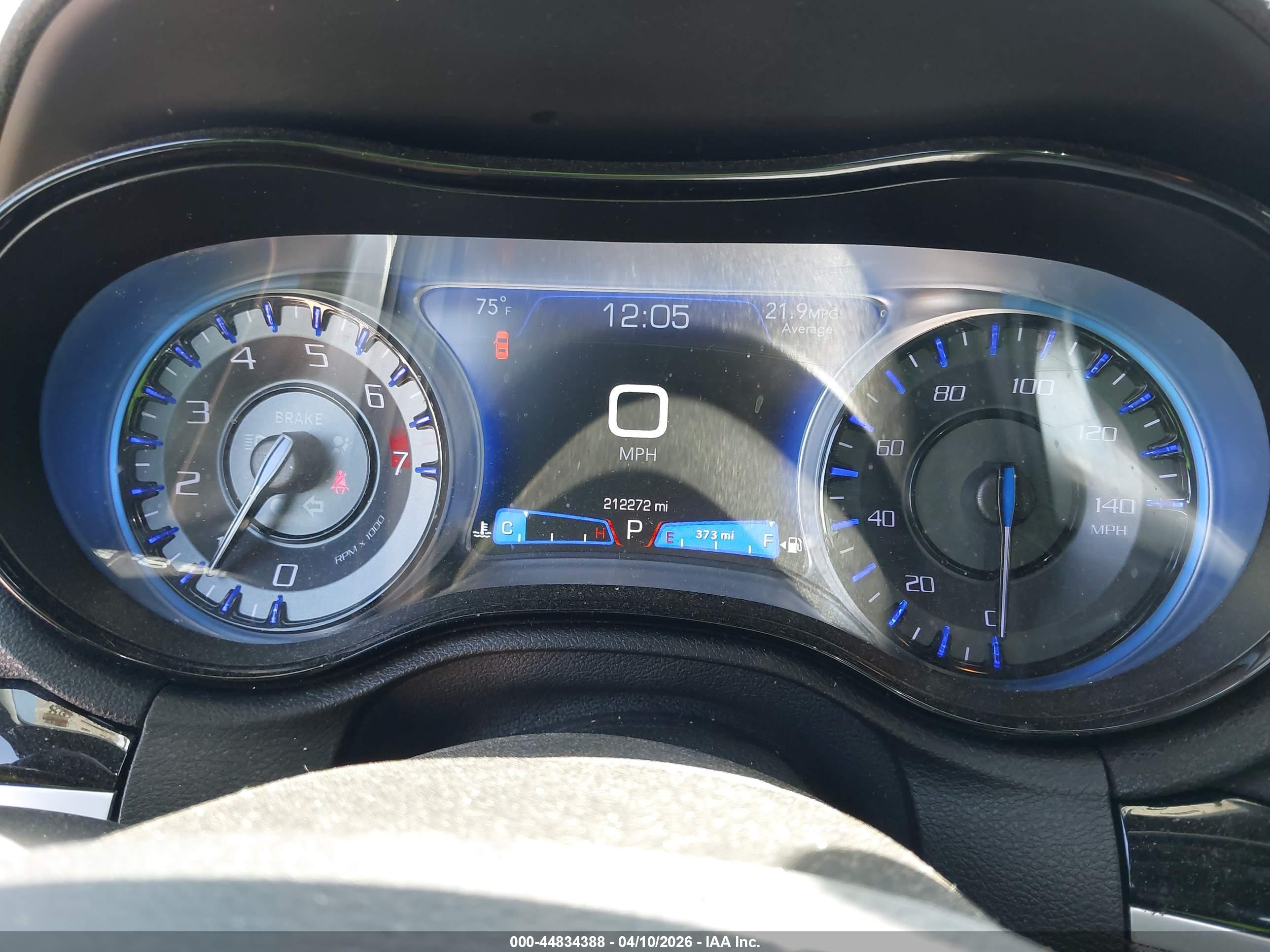CHRYSLER 300 image 7