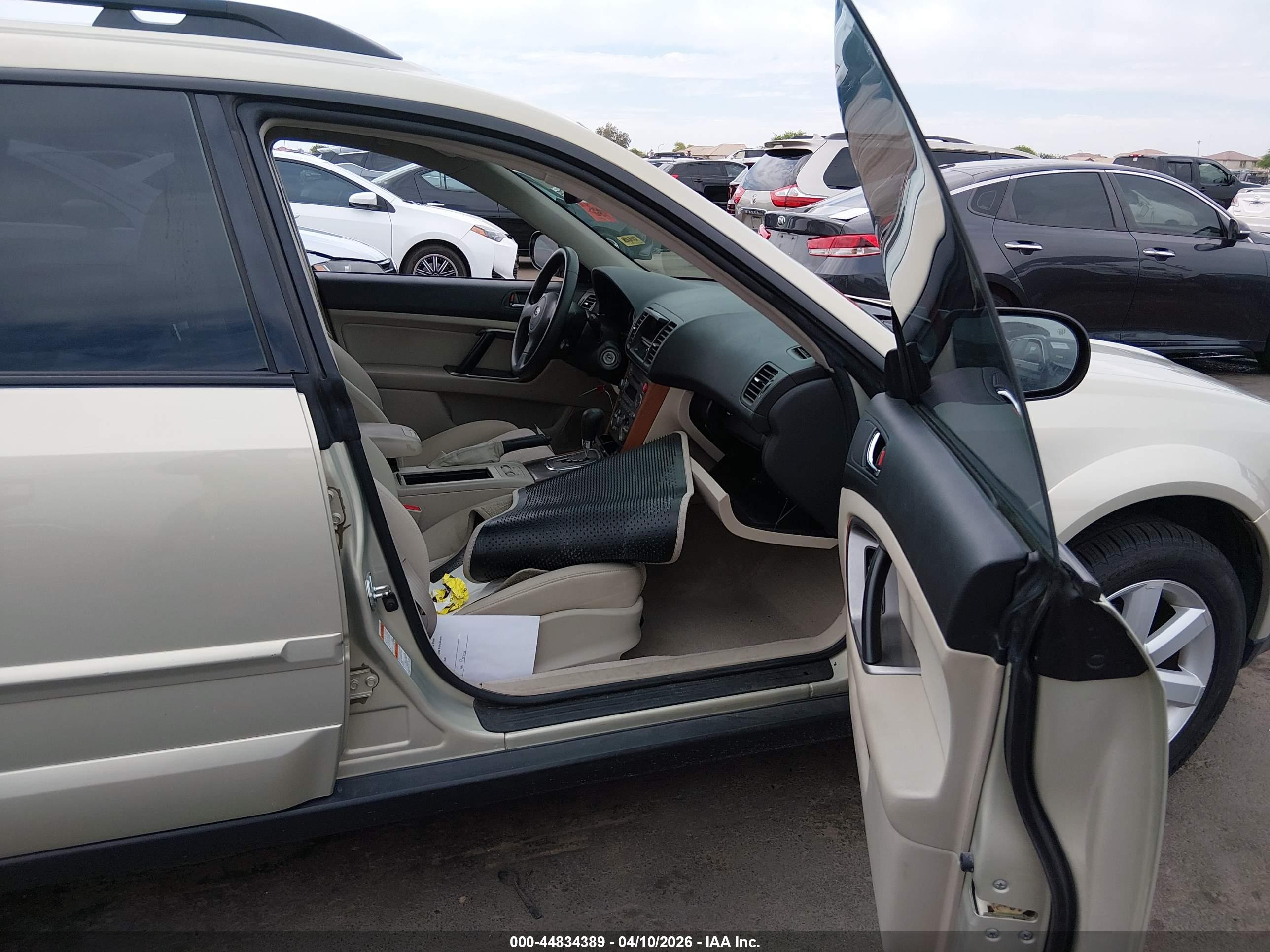 SUBARU OUTBACK image 5