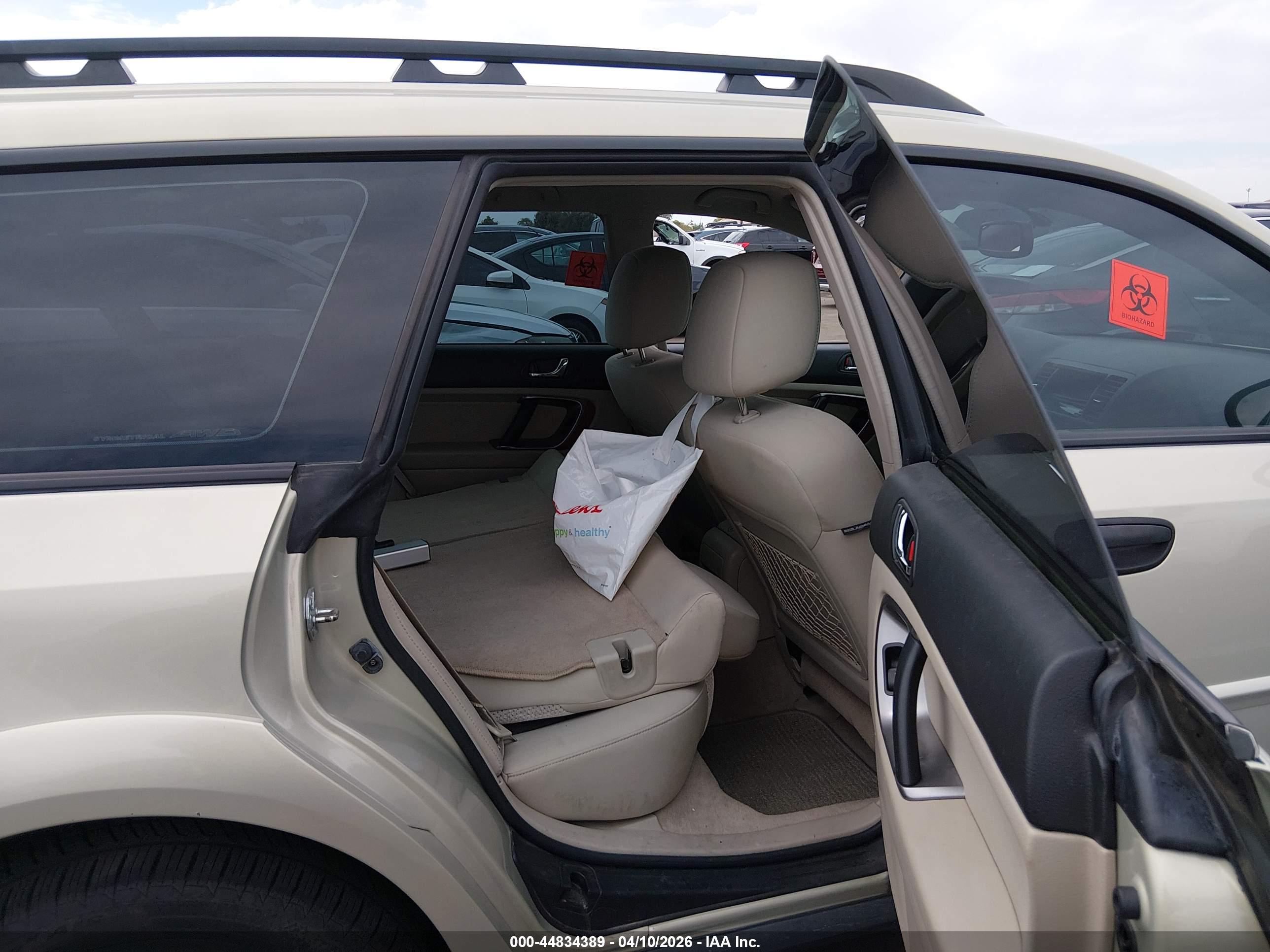 SUBARU OUTBACK image 8
