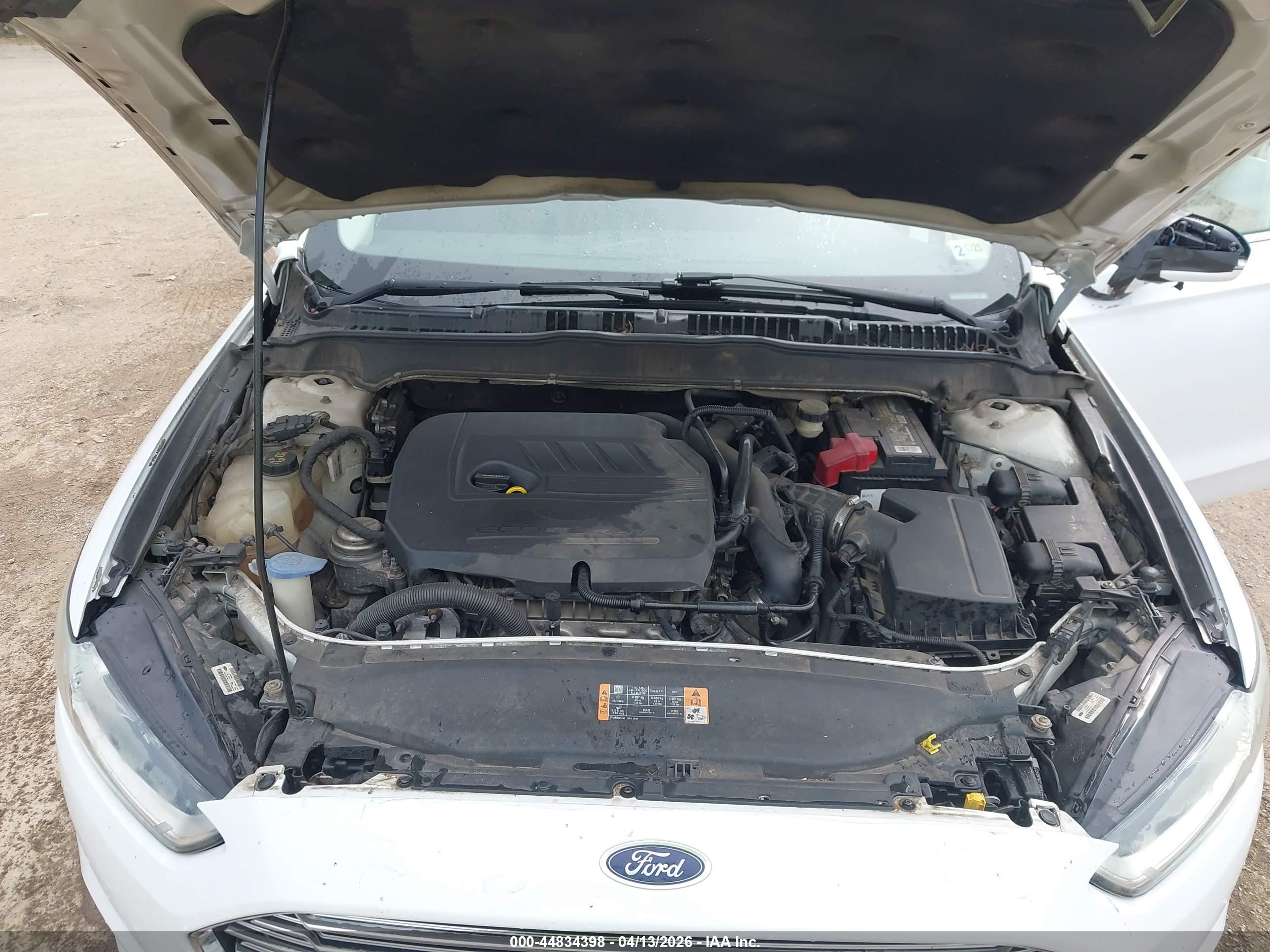 FORD FUSION image 10