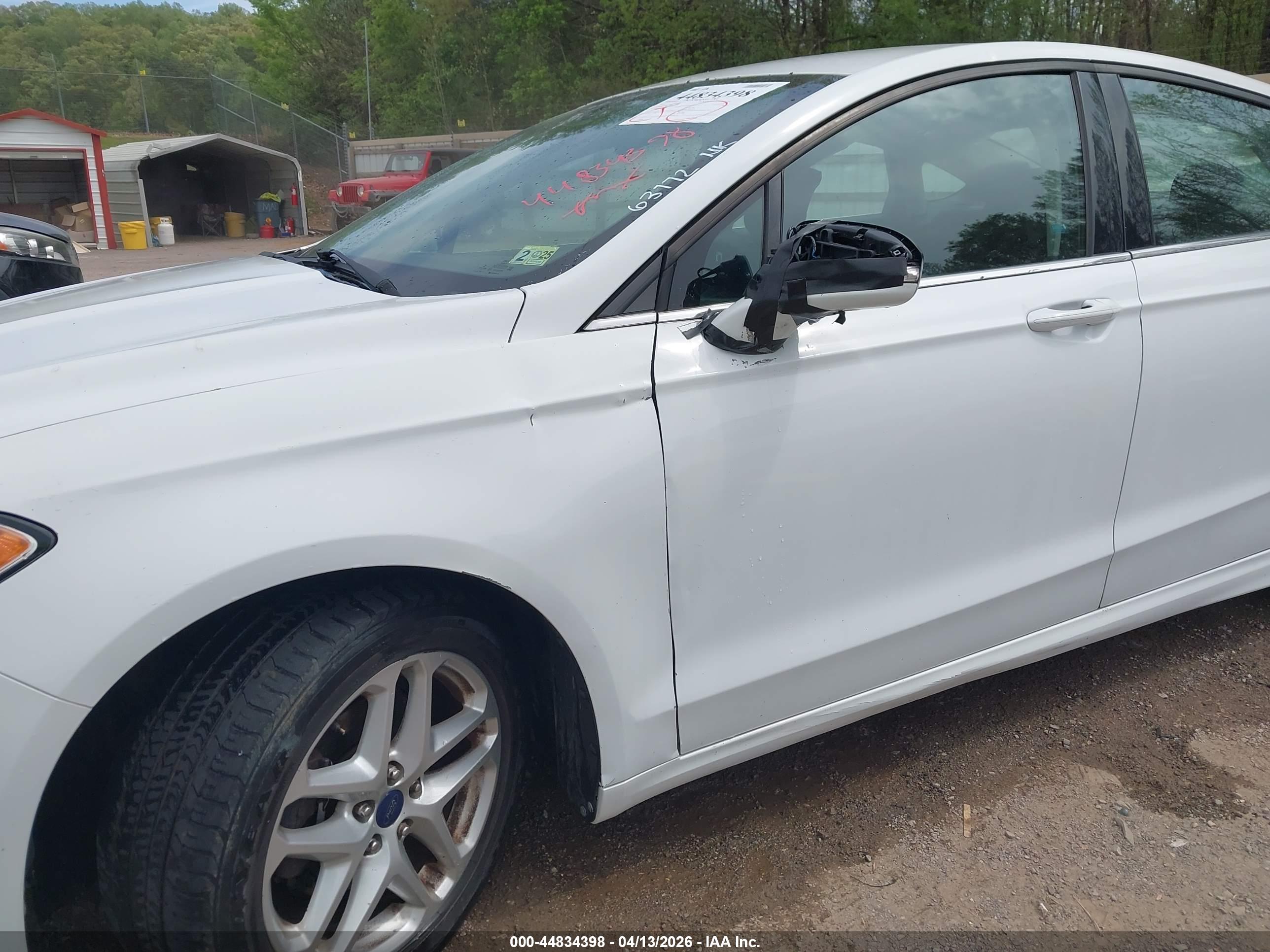 FORD FUSION image 6