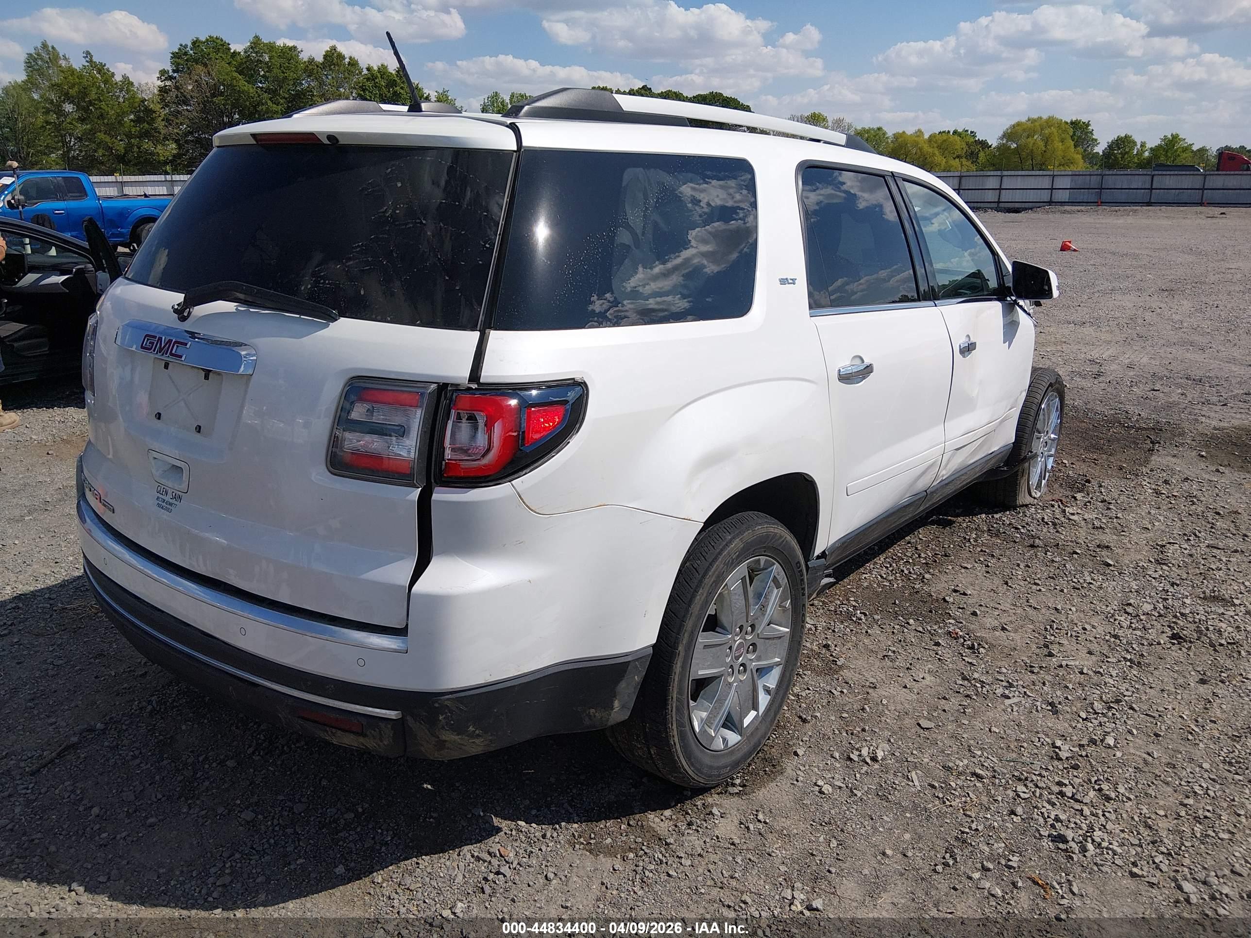 GMC ACADIA image 4