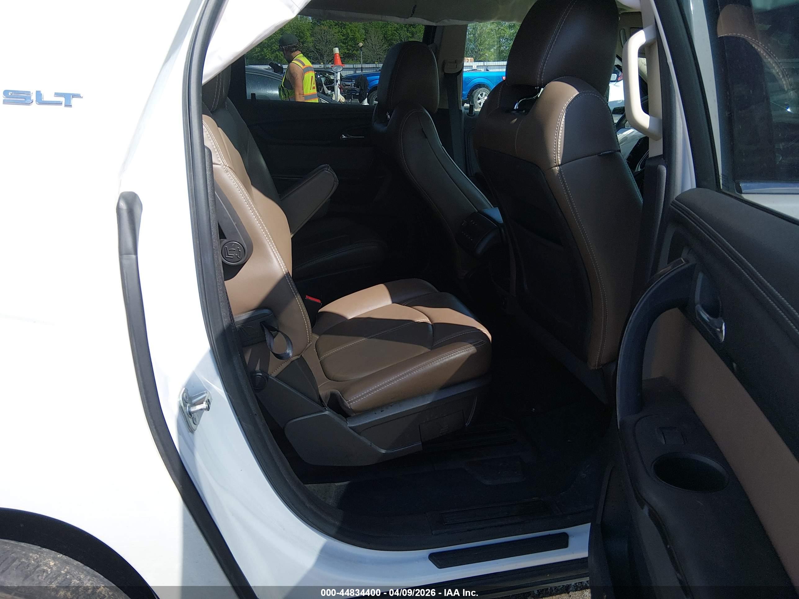 GMC ACADIA image 8