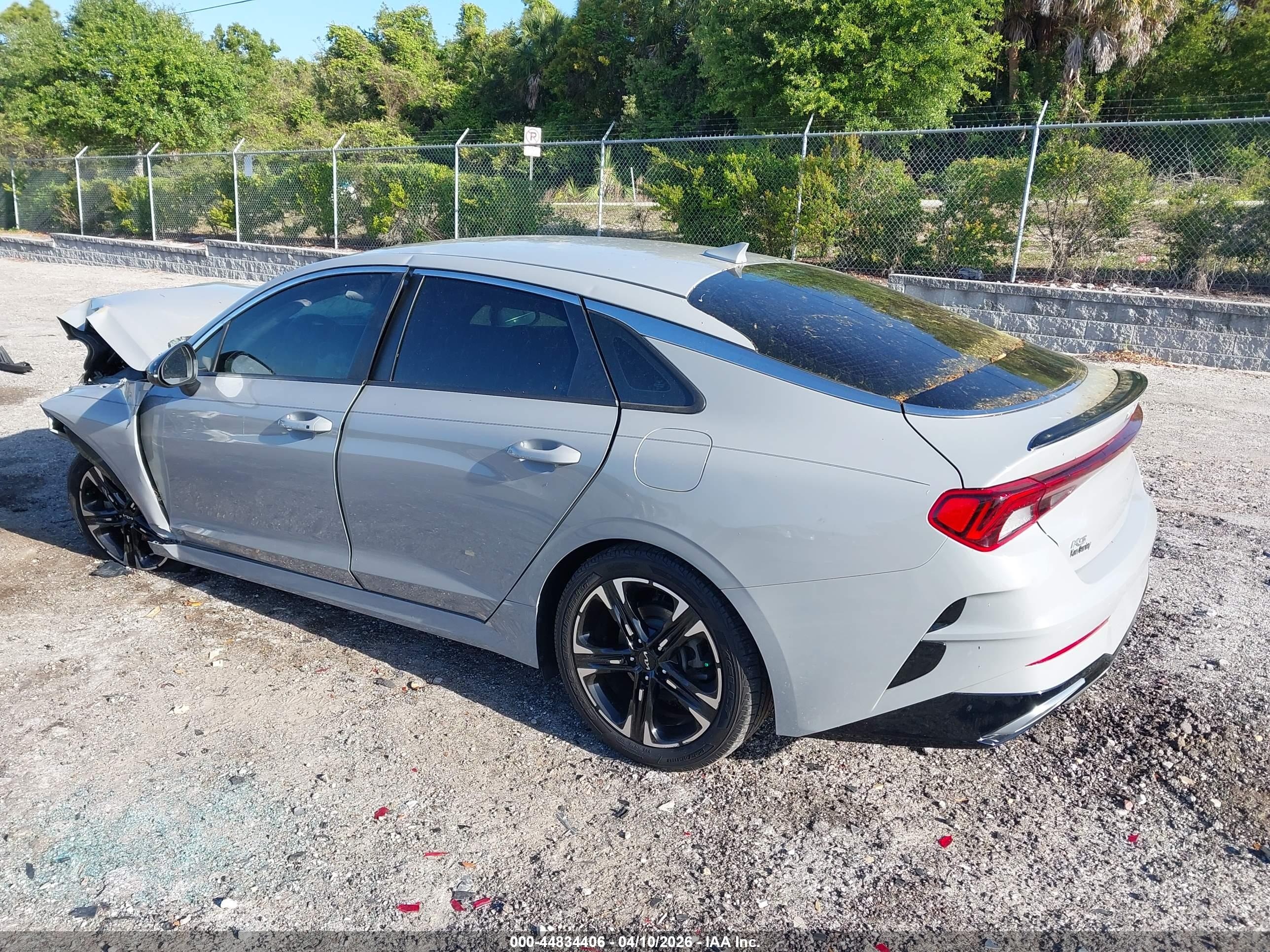 KIA K5 image 3