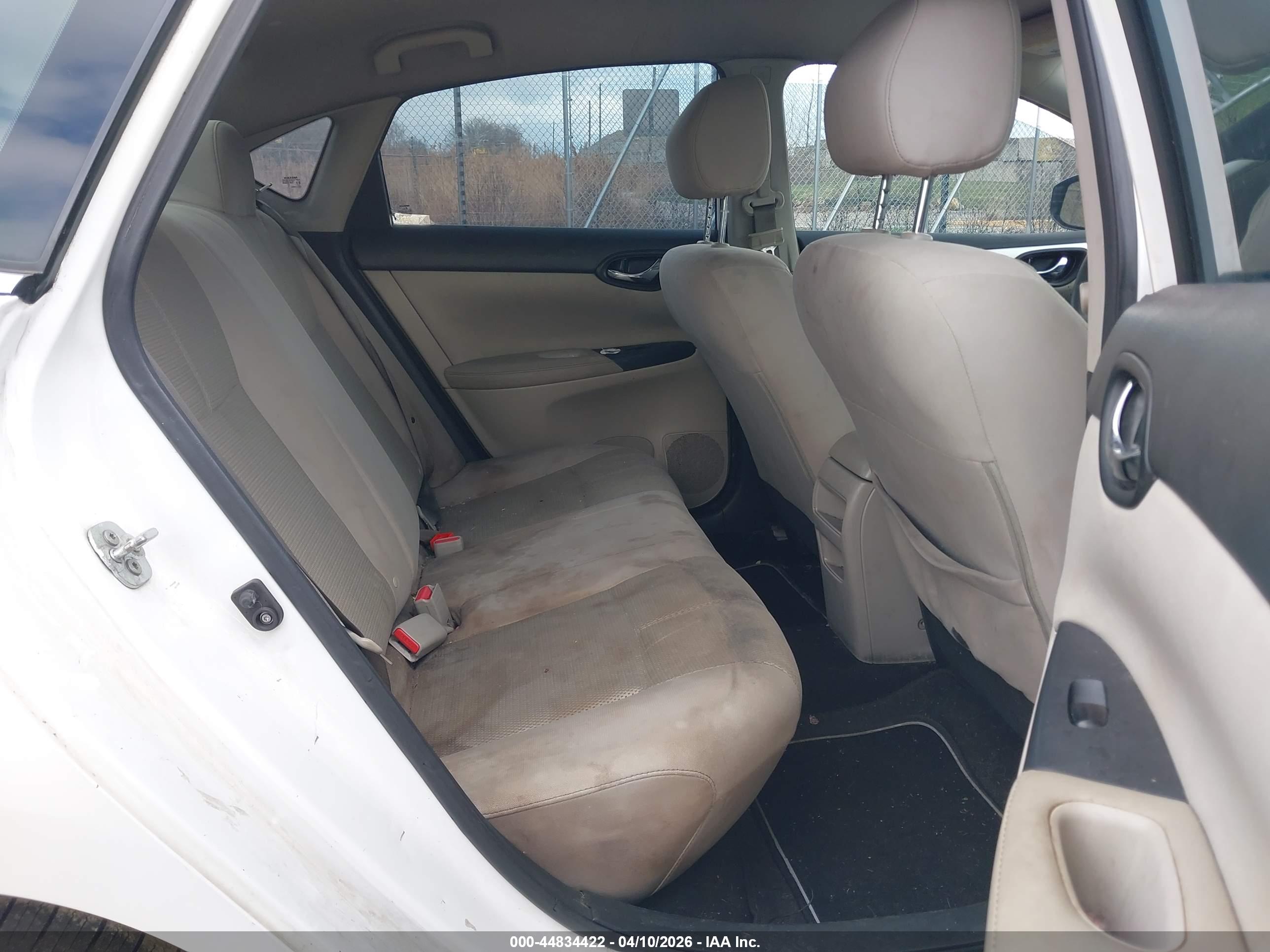 NISSAN SENTRA image 8