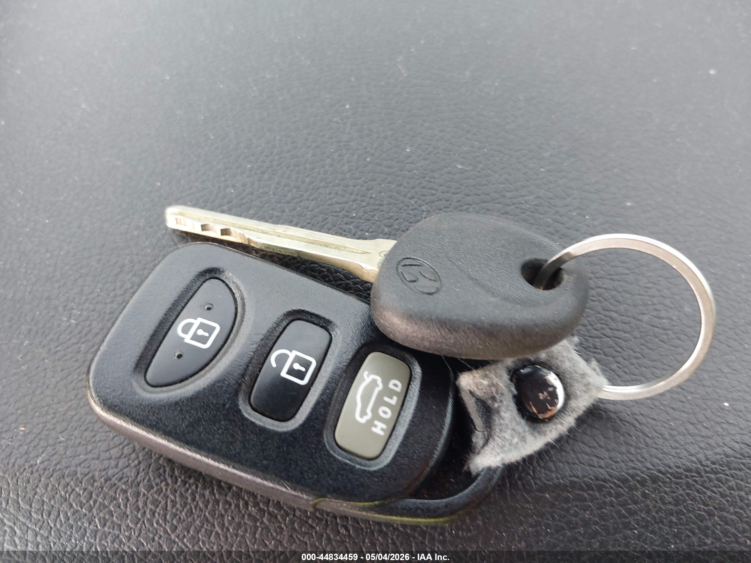 HYUNDAI ELANTRA image 11
