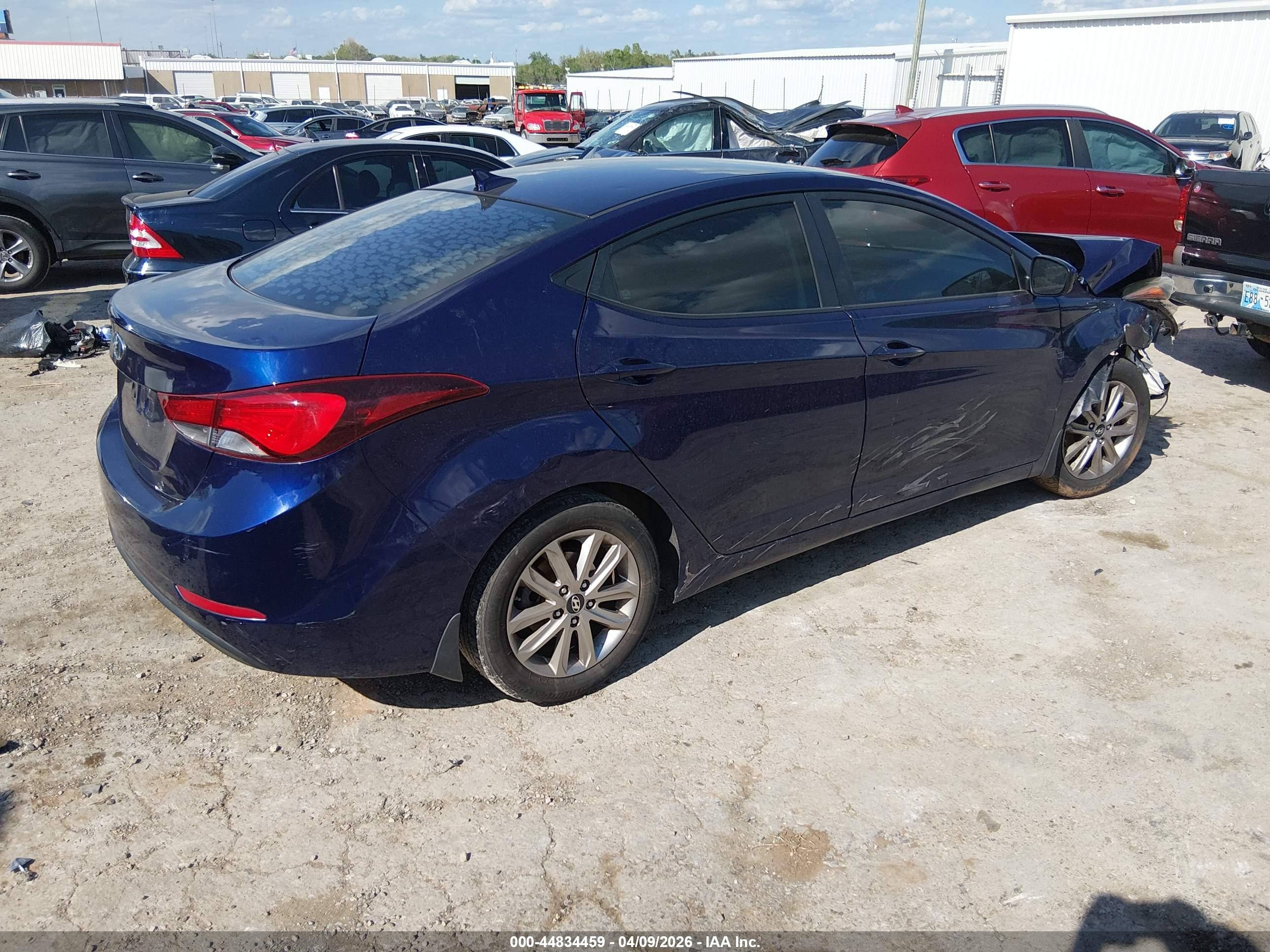 HYUNDAI ELANTRA image 4