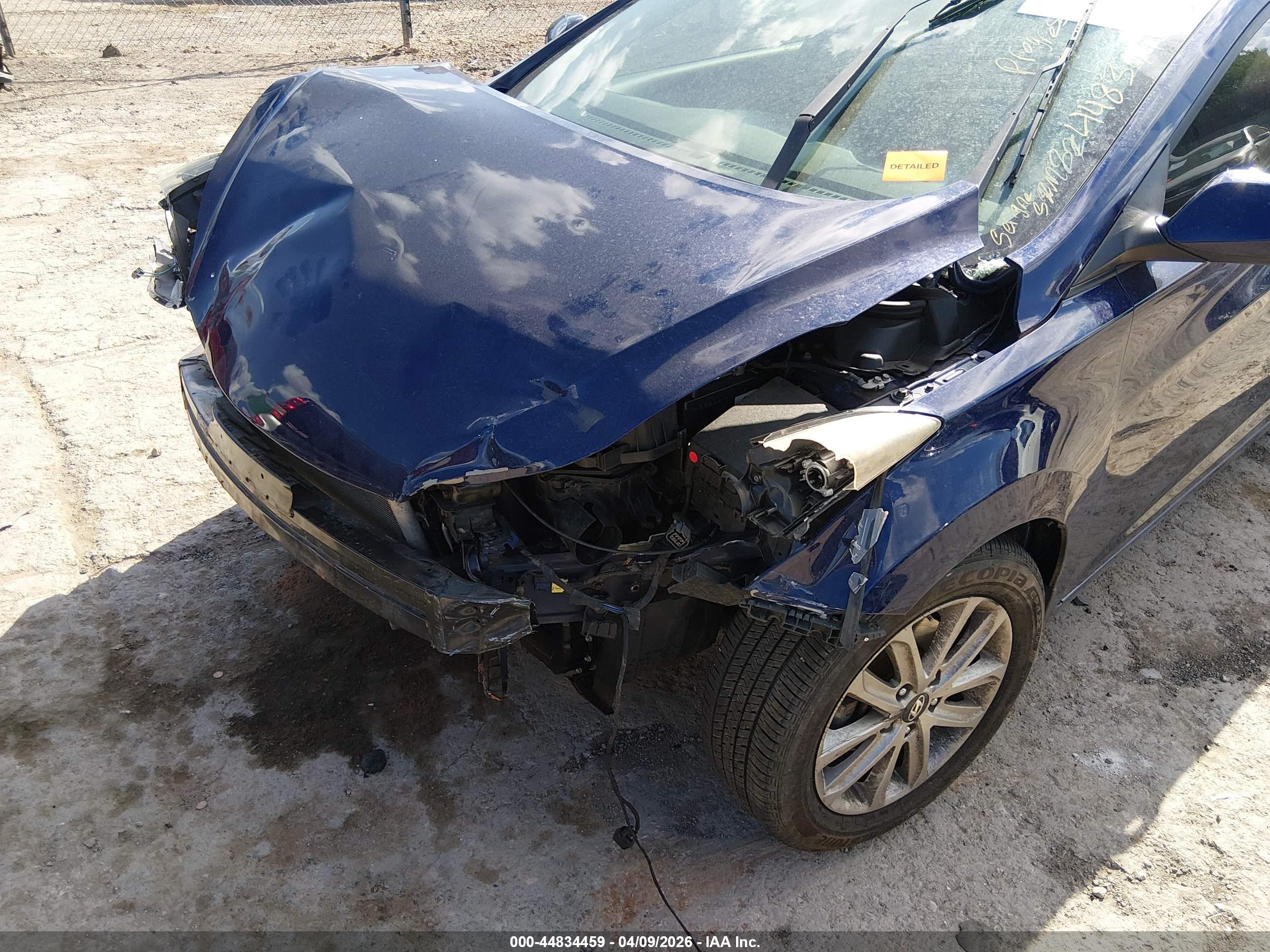 HYUNDAI ELANTRA image 6