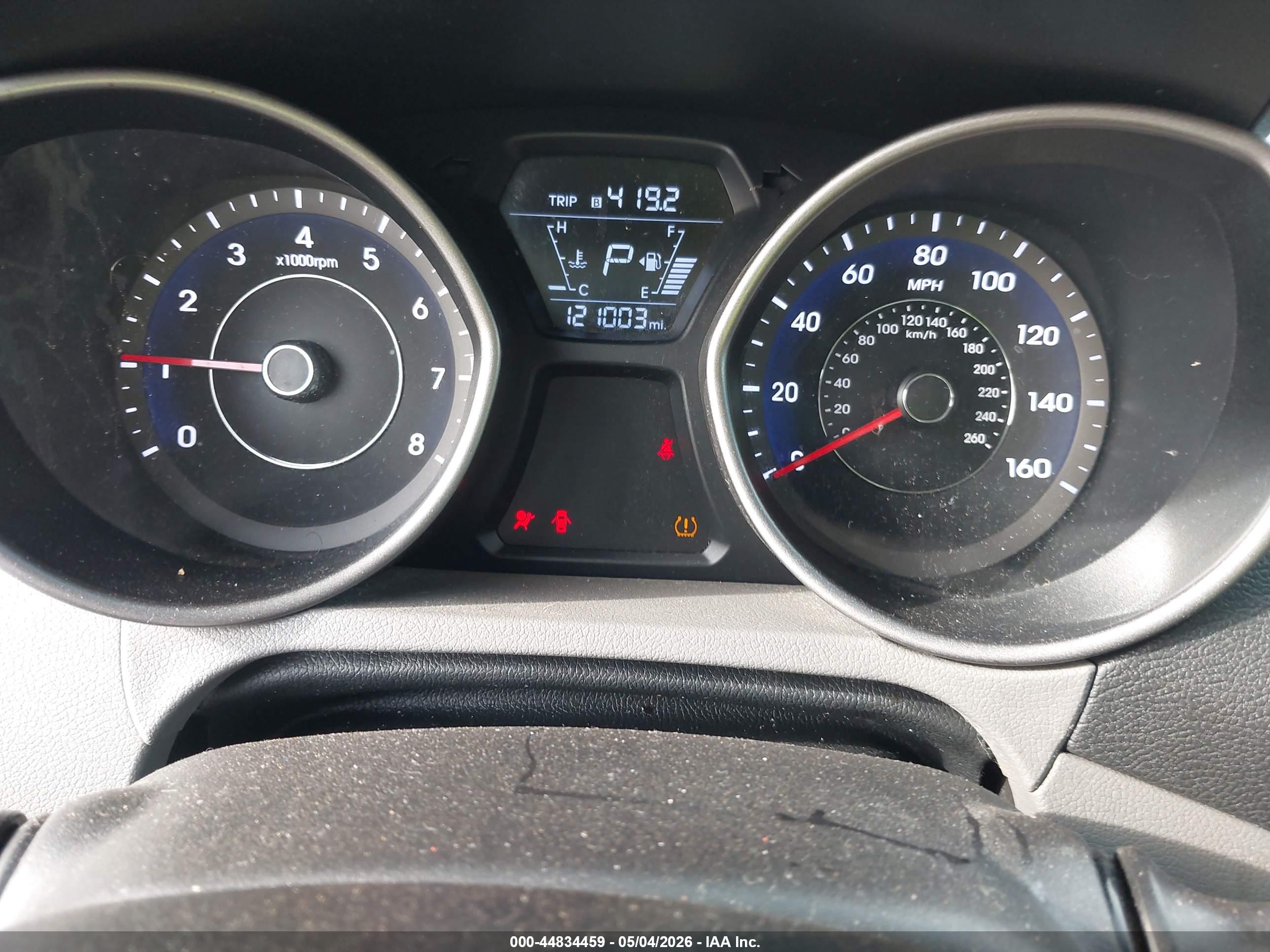 HYUNDAI ELANTRA image 7
