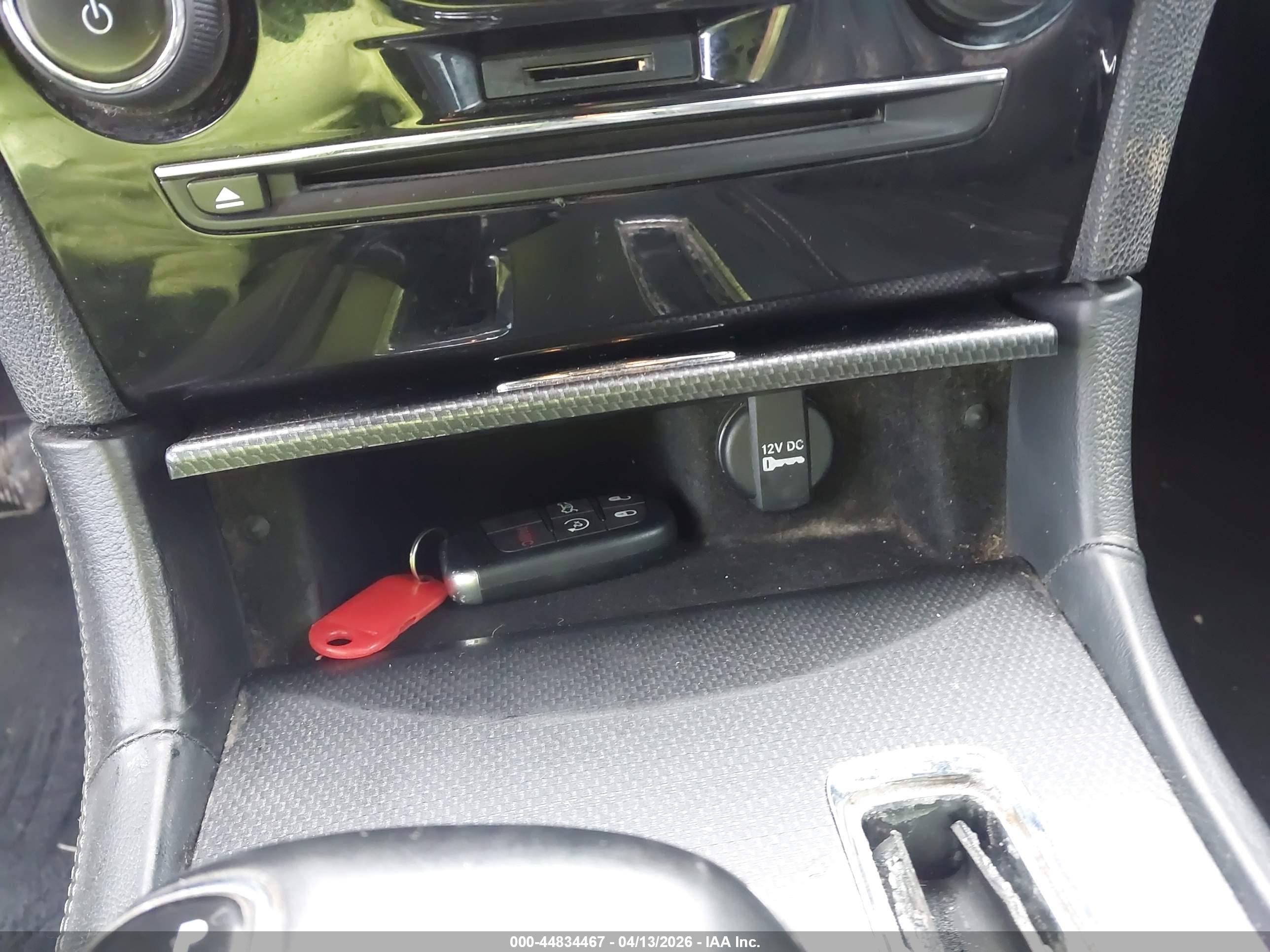 CHRYSLER 300 image 11