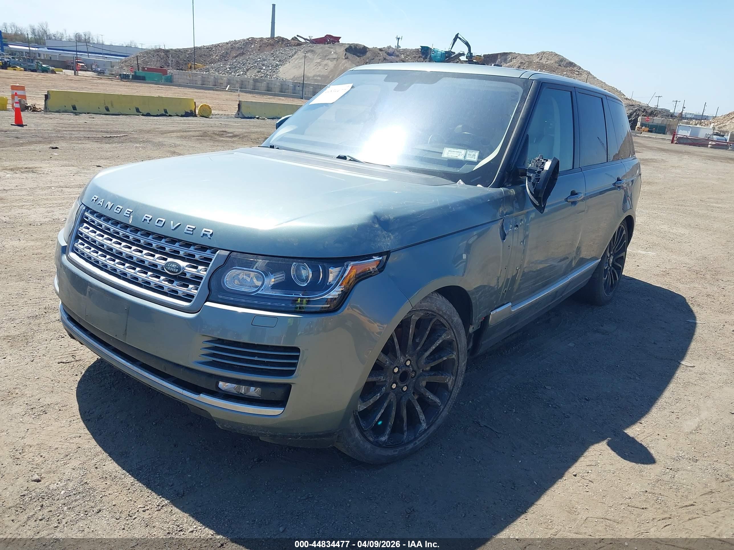 LAND ROVER image 6