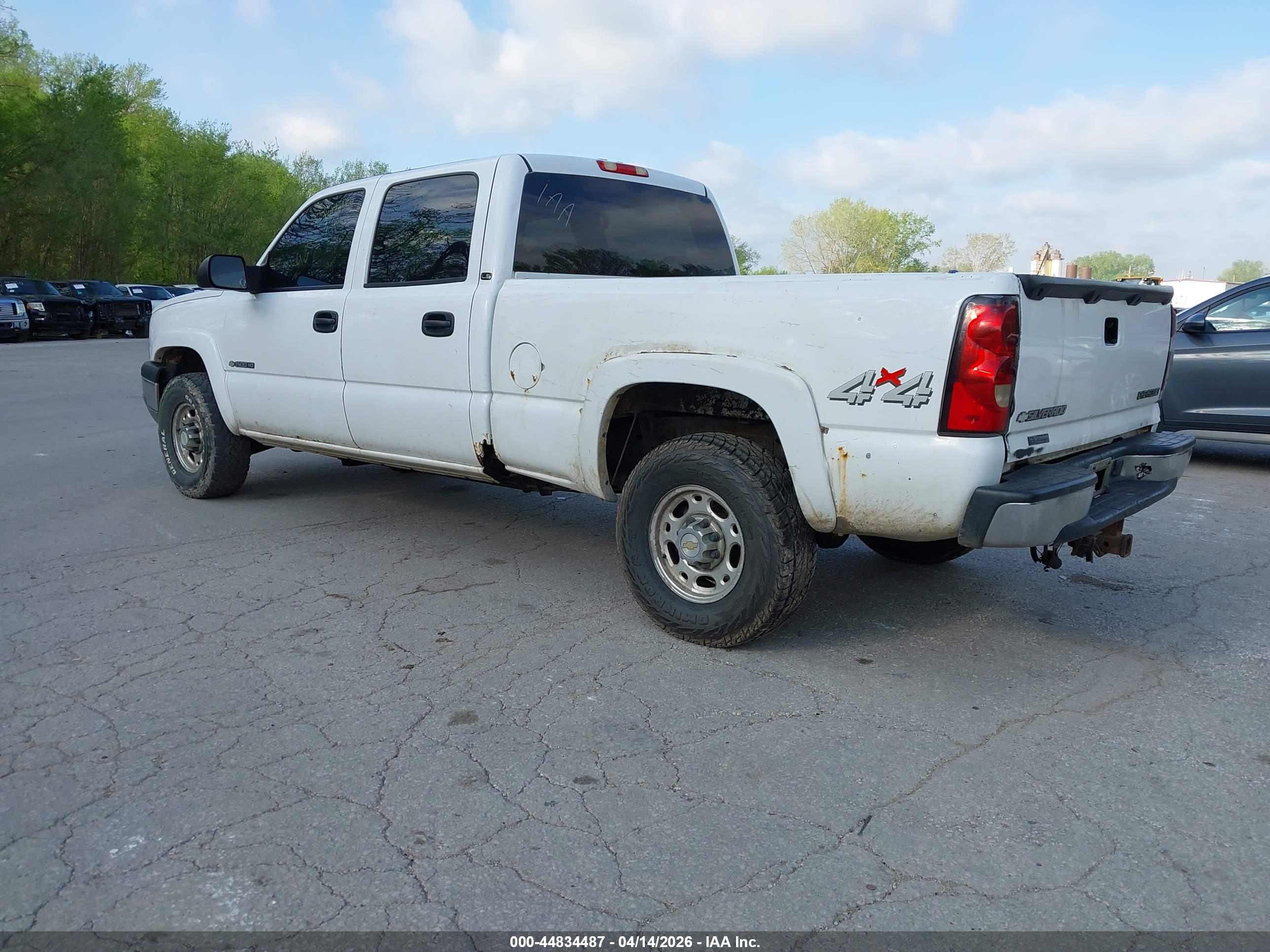 CHEVROLET SILVERADO image 3