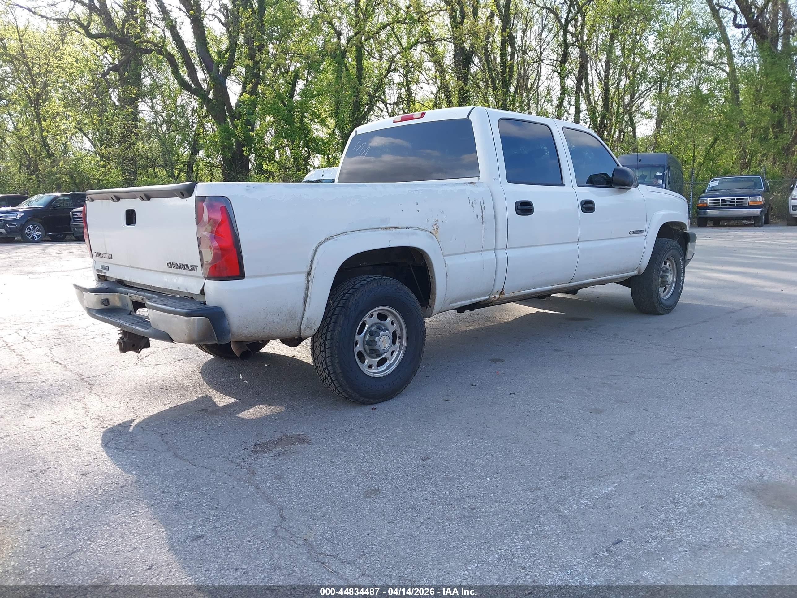 CHEVROLET SILVERADO image 4
