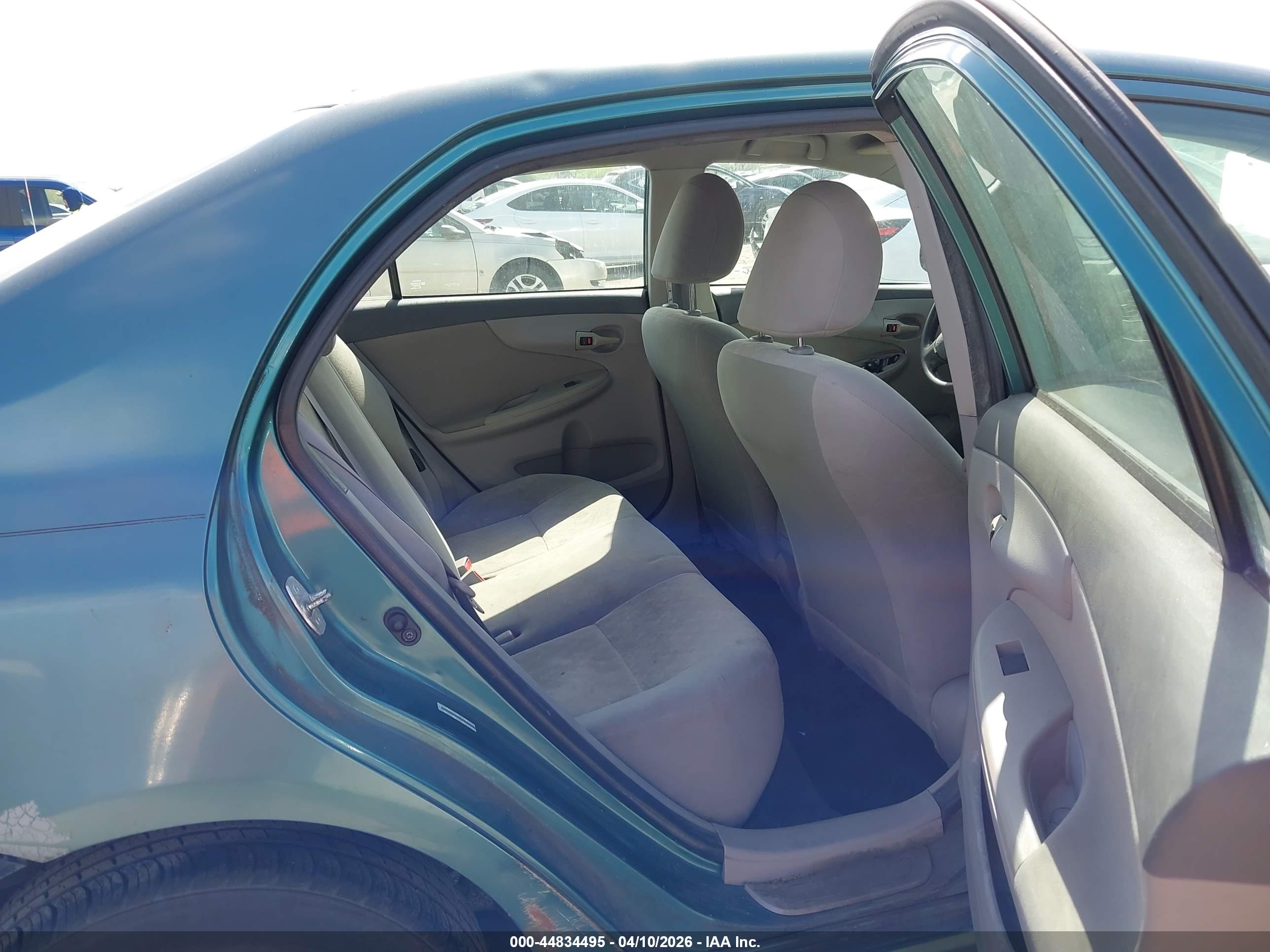 TOYOTA COROLLA image 8