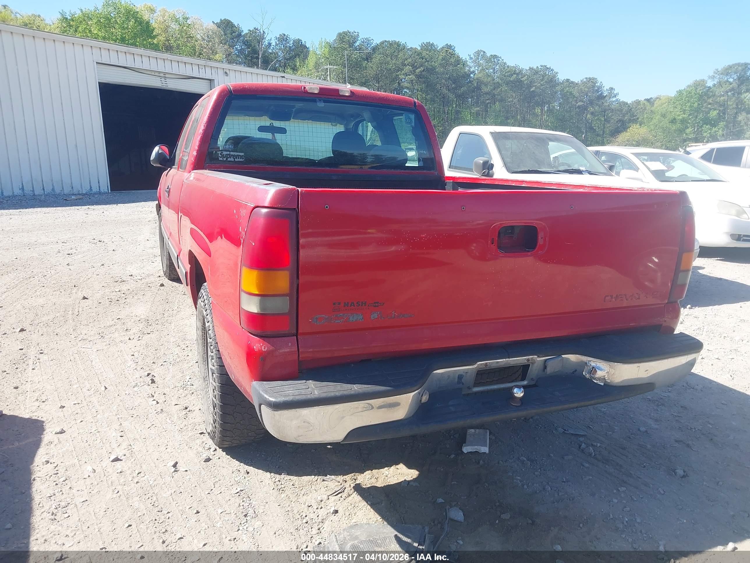 CHEVROLET SILVERADO image 3