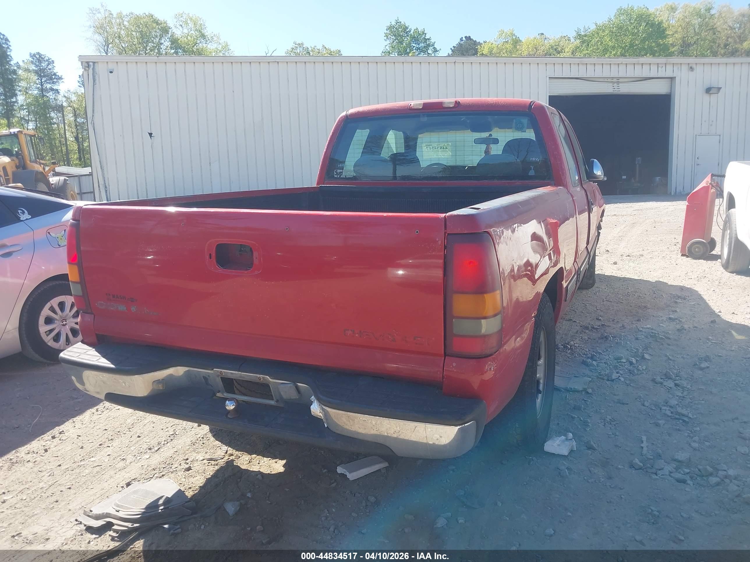 CHEVROLET SILVERADO image 4